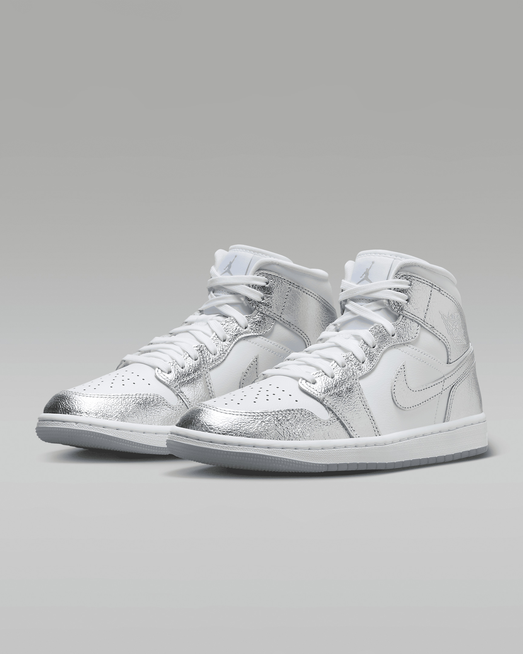 Air Jordan 1 Mid SE Women's Shoes - 5