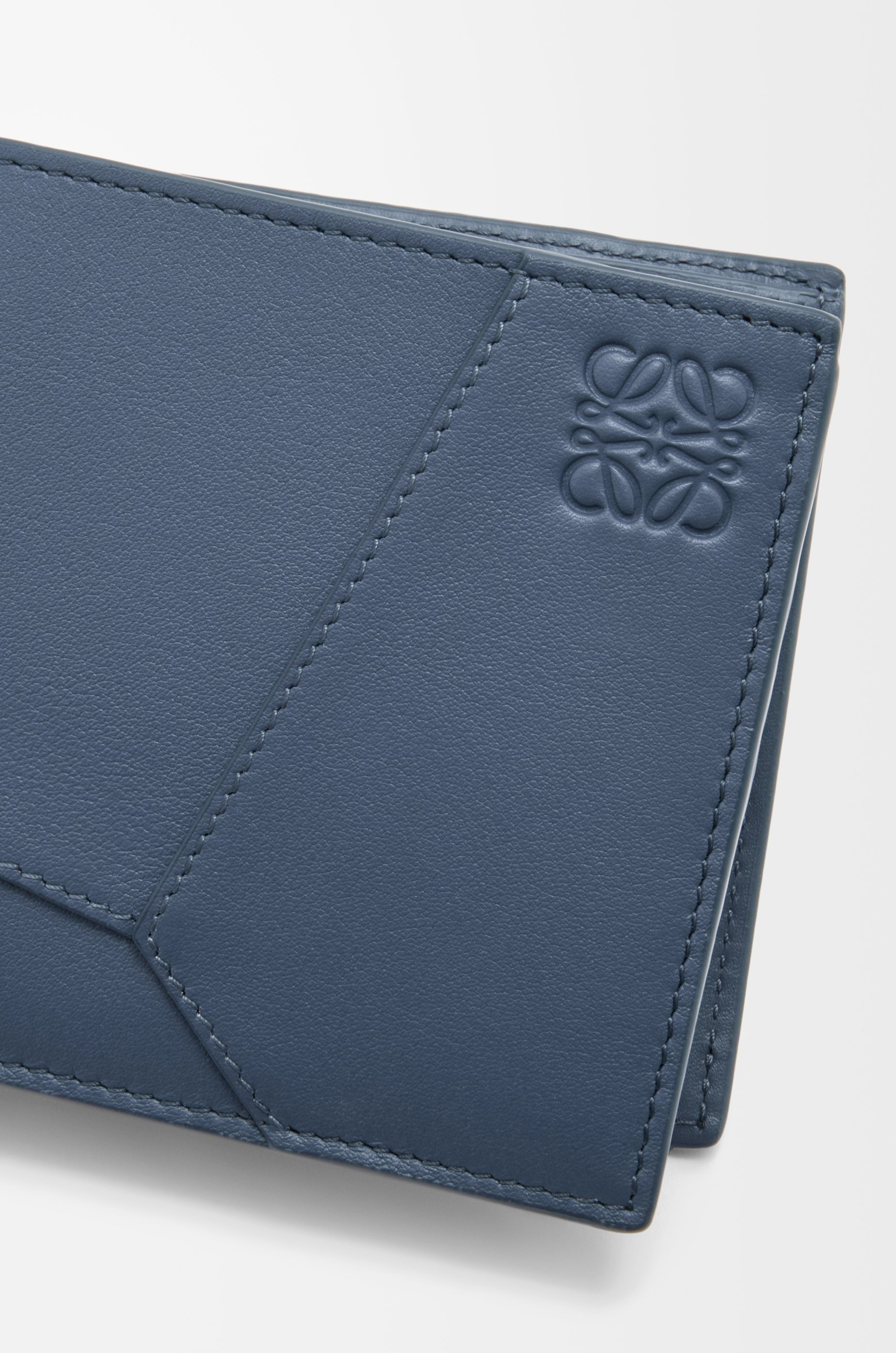 Puzzle bifold coin wallet in classic calfskin - 5