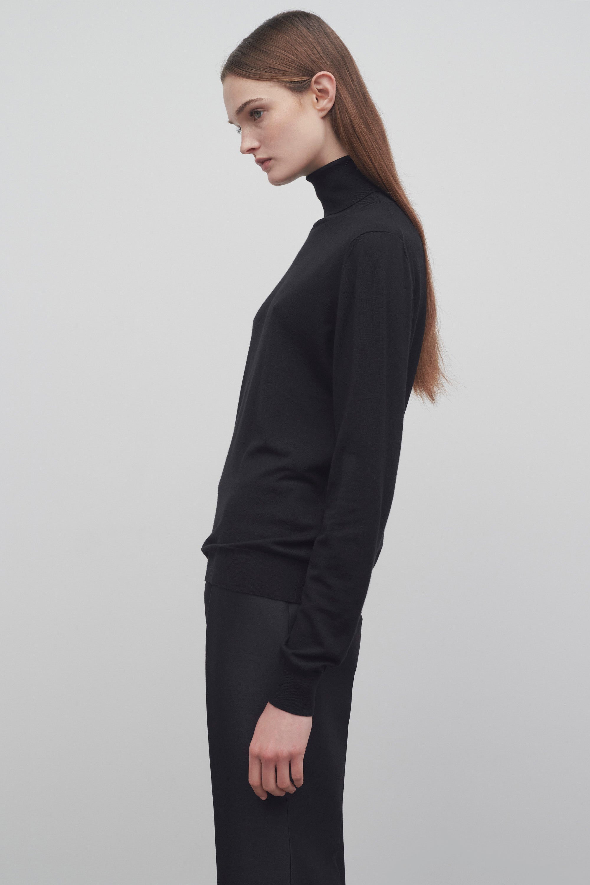 Heva Turtleneck in Wool - 4