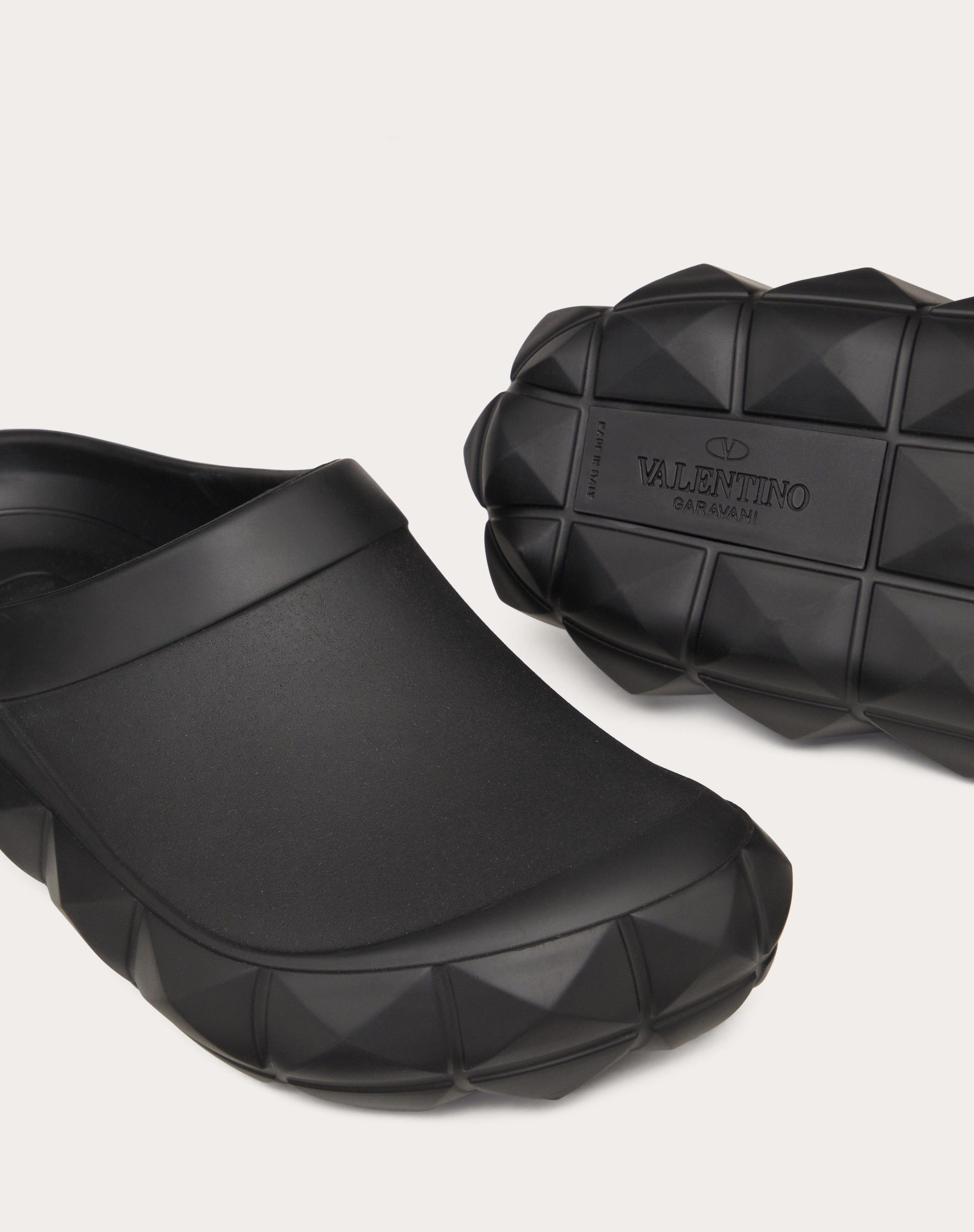 VALENTINO の靴♪ ★ CLOG ROMAN STUD TURTLE ★ Valentino ROMAN STUD TURTLE RUBBER CLOG | REVERSIBLE