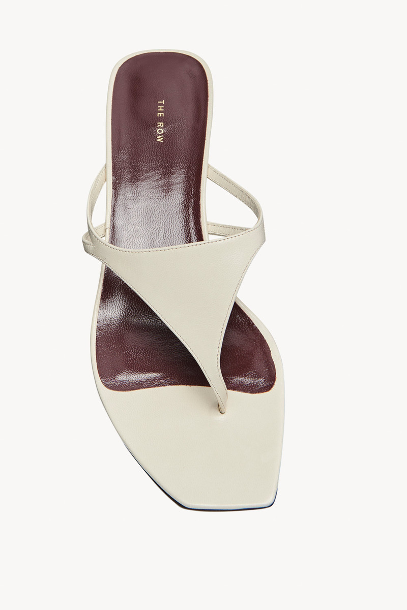 Graphic Thong Kitten Heel in Leather 3