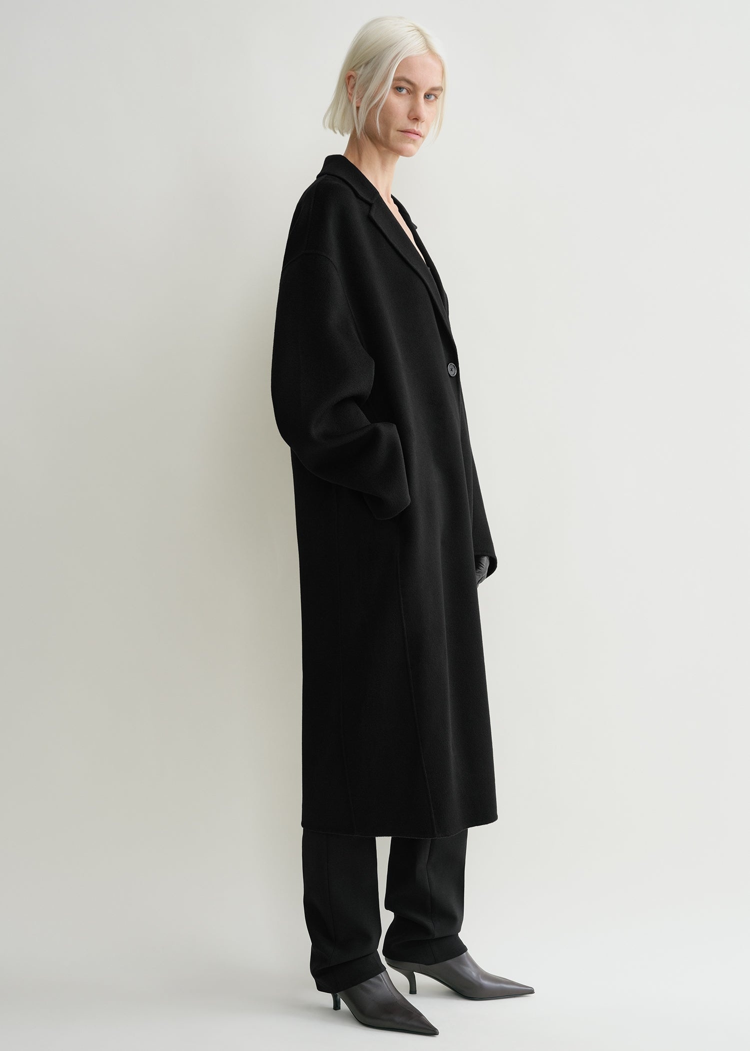 Totême Doublé cocoon coat black | REVERSIBLE