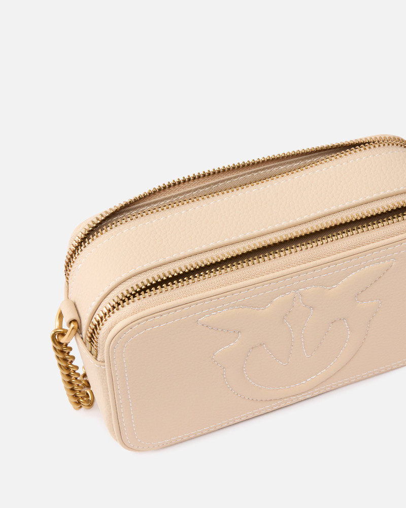 SMALL CROSSBODY BAG 와 RAISED LOVE BIRDS 로고 4