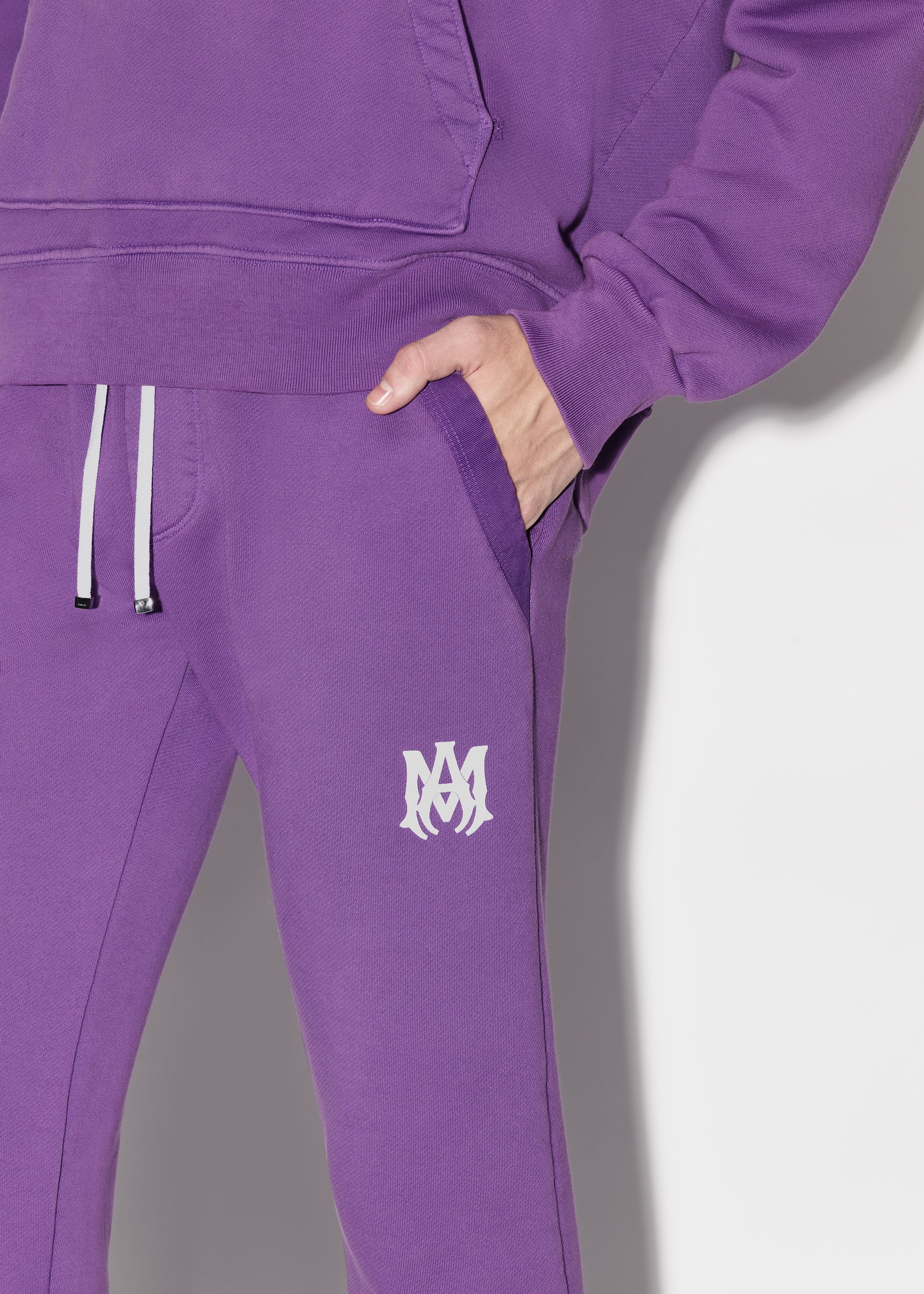 M.A. LOGO SWEATPANTS - 6