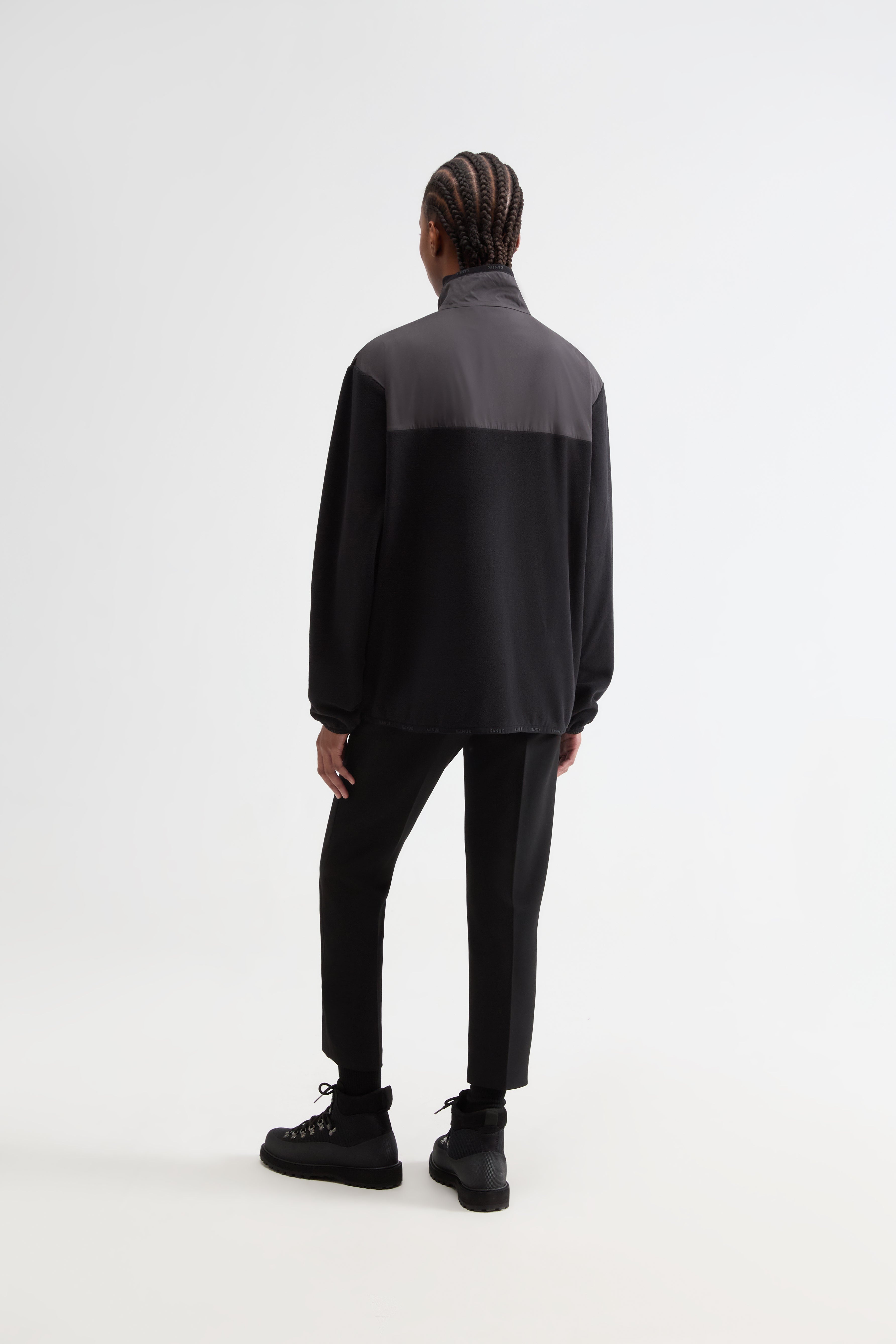 Comox Fleece in Black - 5