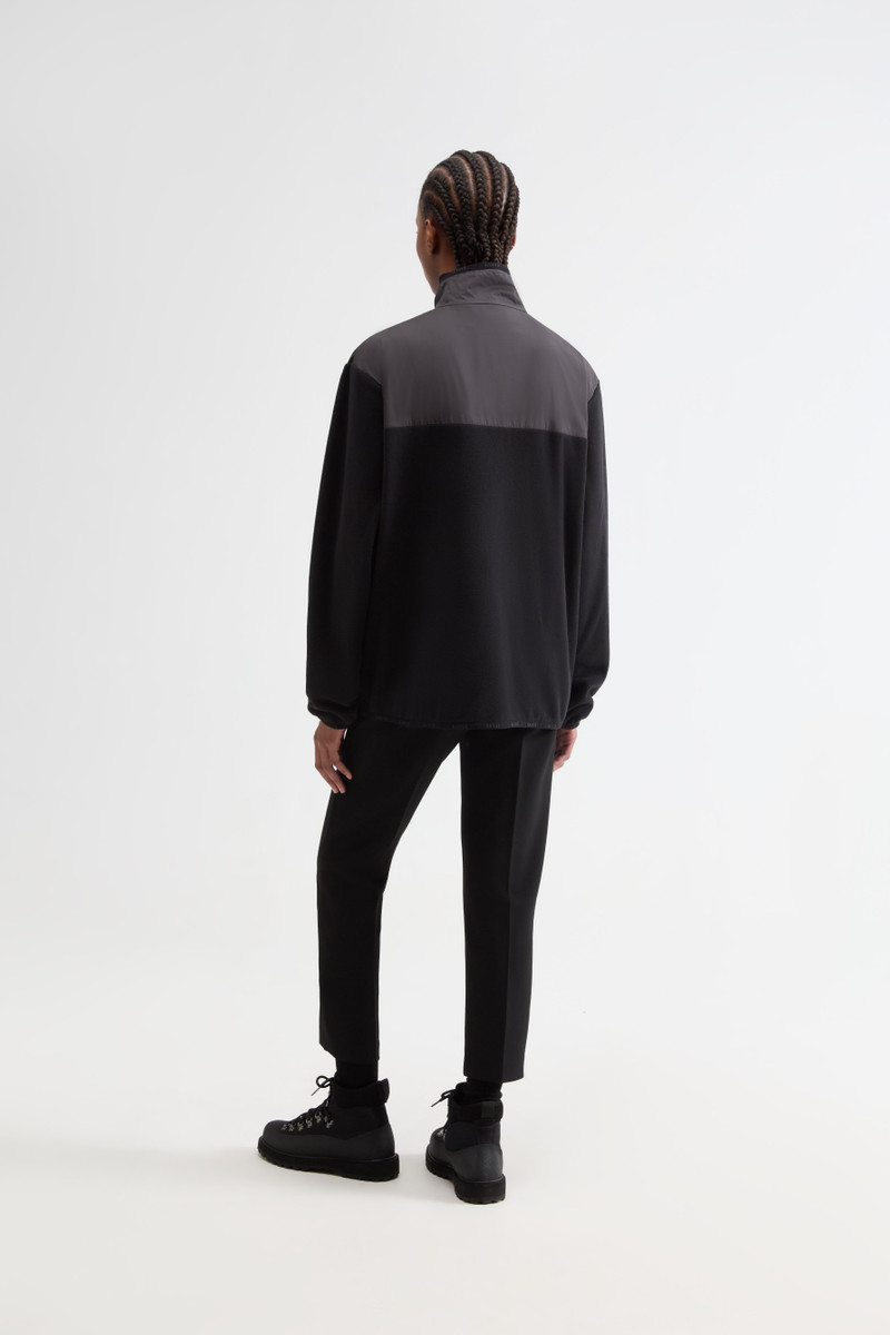 Comox Fleece in Black 5