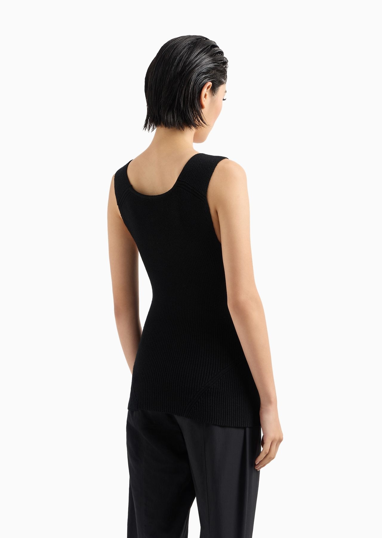 Corn-on-the-cob stitch knit top with contoured neckline - 3