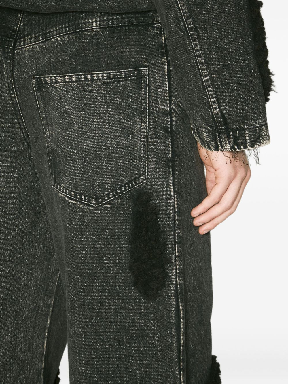 frayed-hem shearling-panel jeans - 4