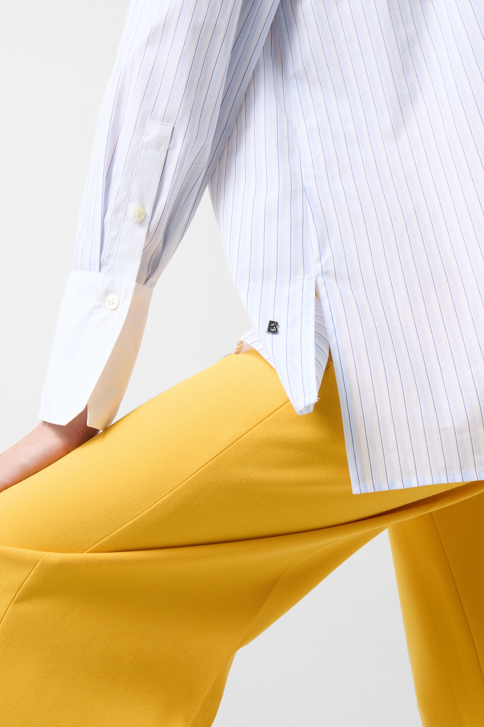 Noalie Shirt blouse in White/Light blue - 5