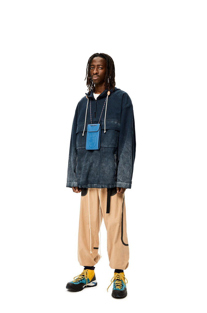 Loewe Neck pocket in classic calfskin outlook