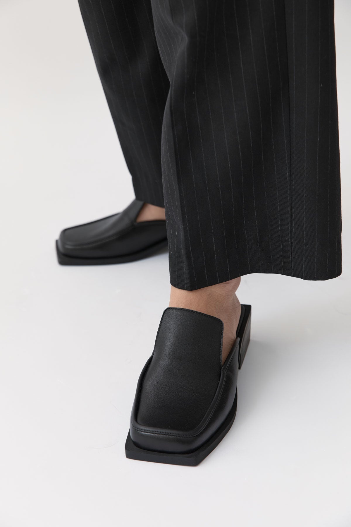 Square Toe Mule - Black - 3