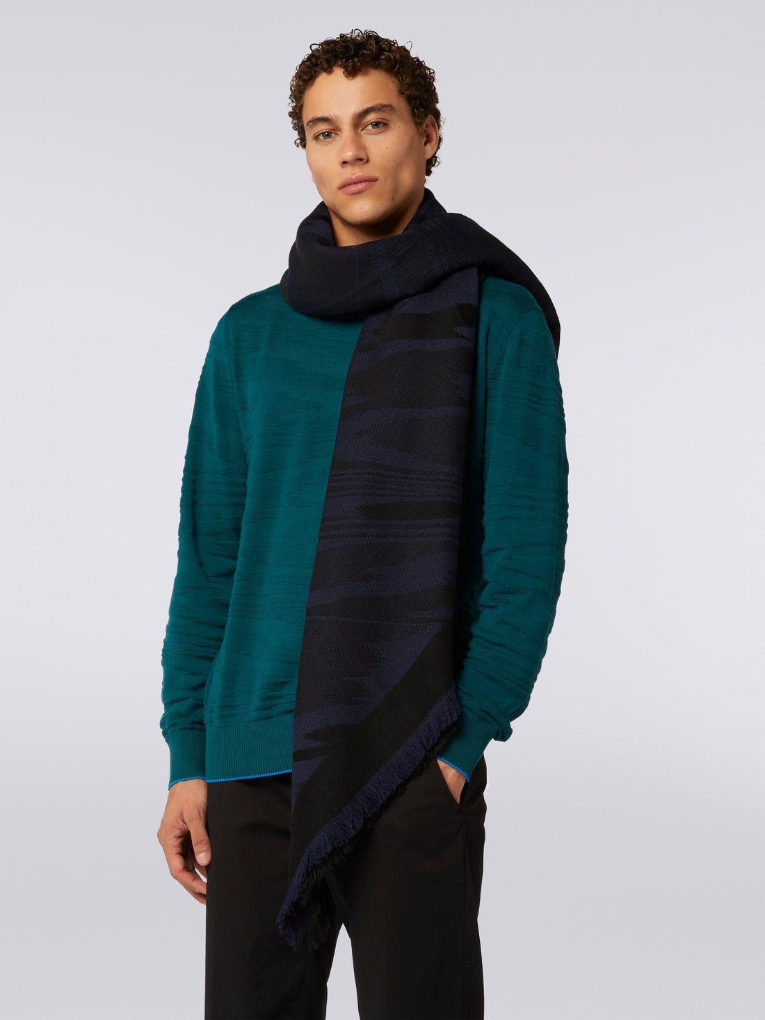 Slub wool shawl with frayed edges - 3
