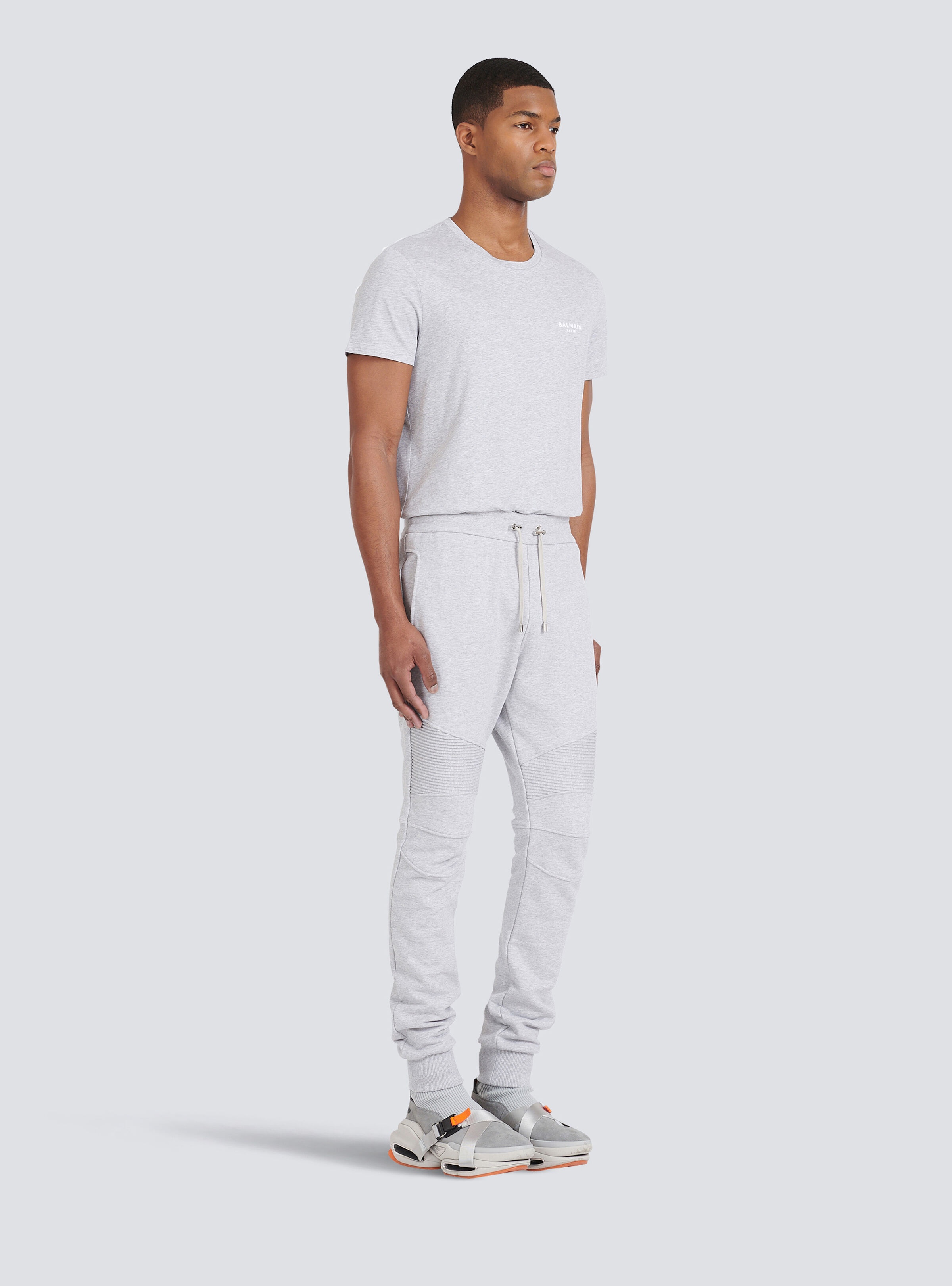 Eco-designed cotton sweatpants with flocked Balmain Paris logo - 5