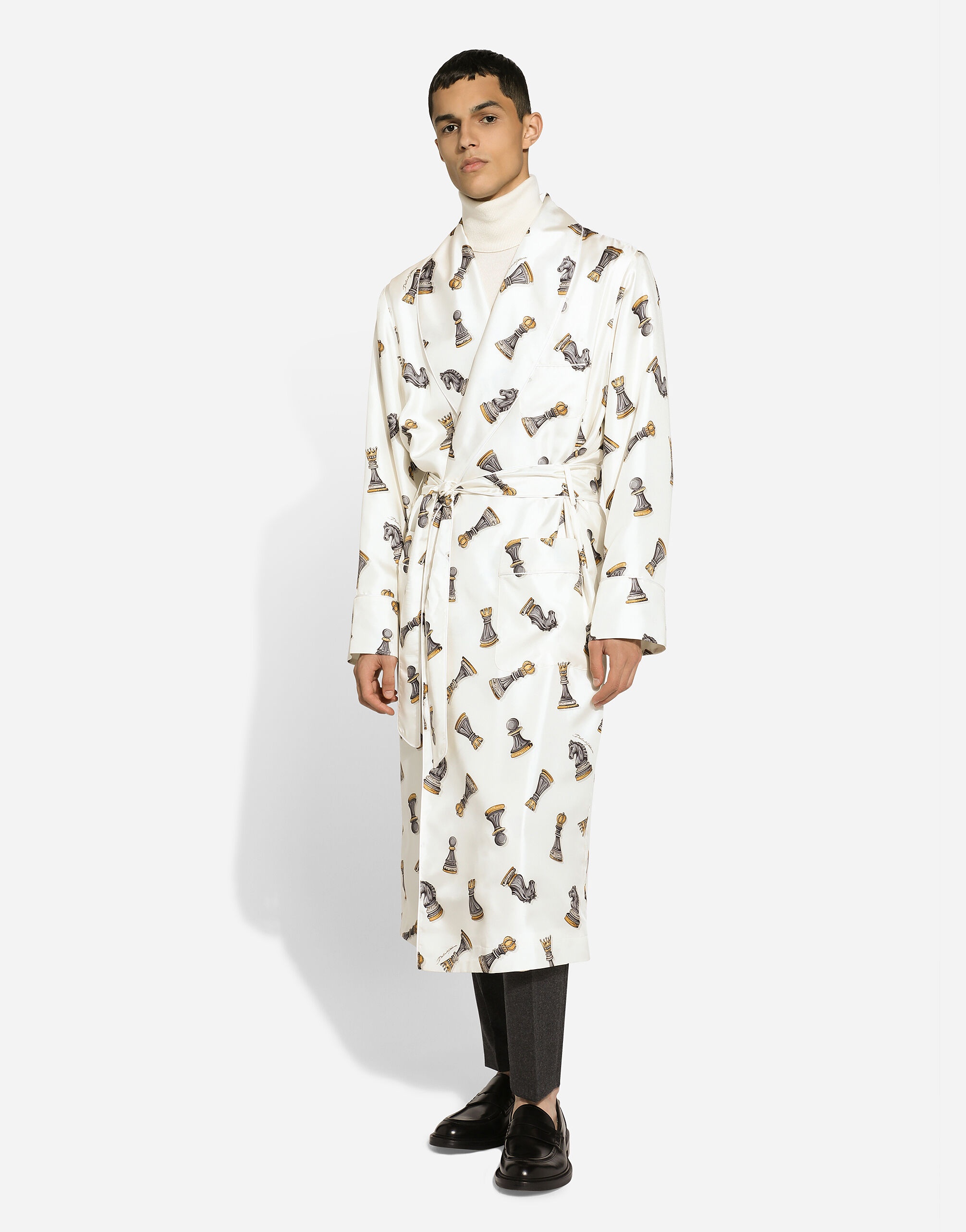 Silk twill robe with chess-piece print - 5