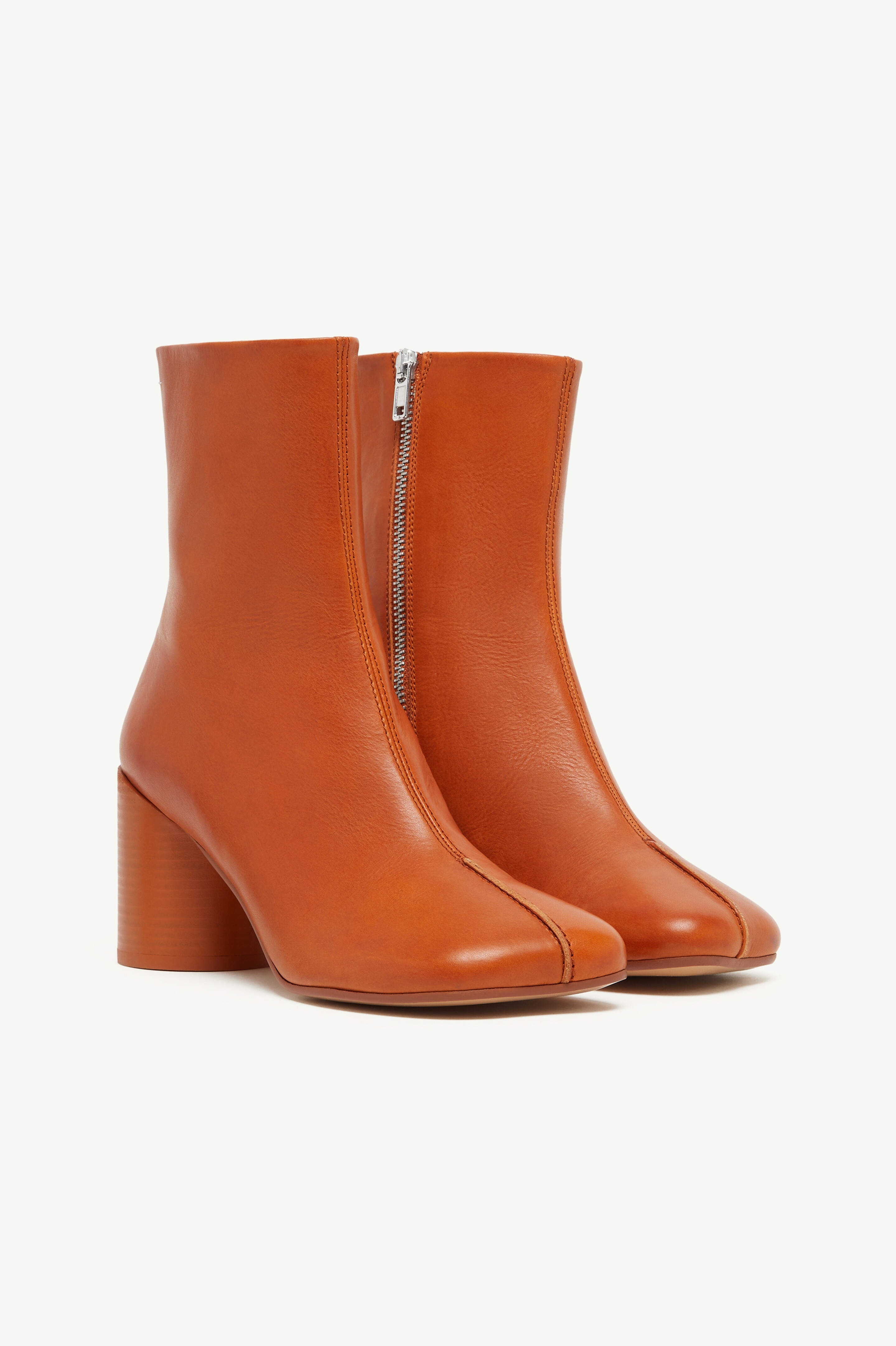 【関税＆送料込み】Mm6 Maison Margiela Stitch-Out Leather A MM6 Maison Margiela stitch-out Leather Ankle Boots | Black