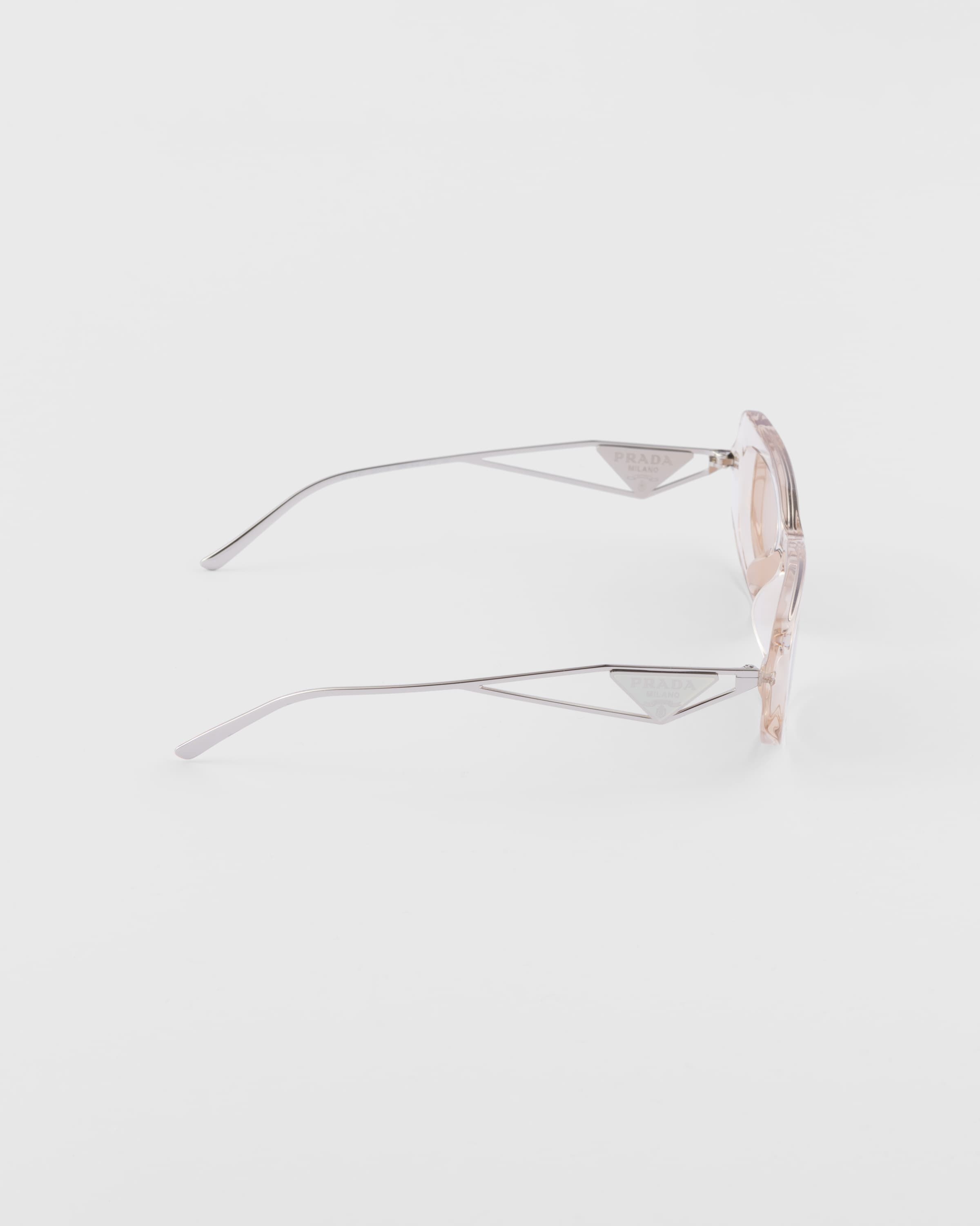 Sunglasses with triangle logo - 4