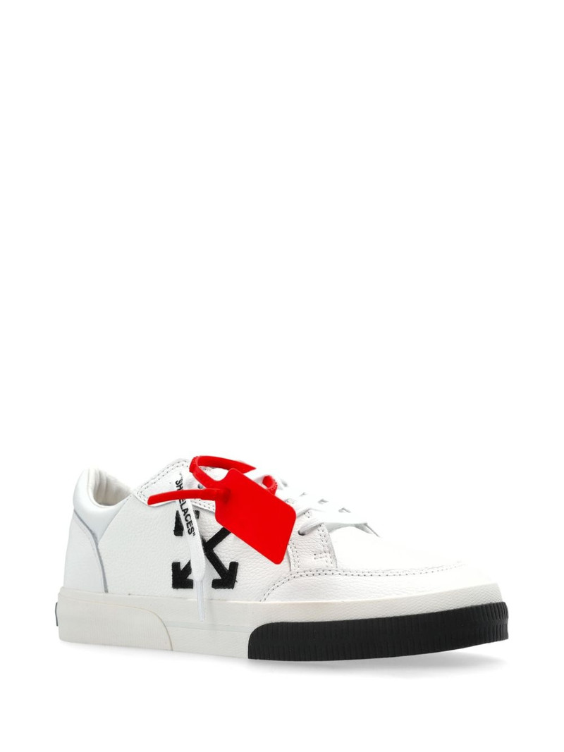 Off-White Vulcanized sneakers outlook