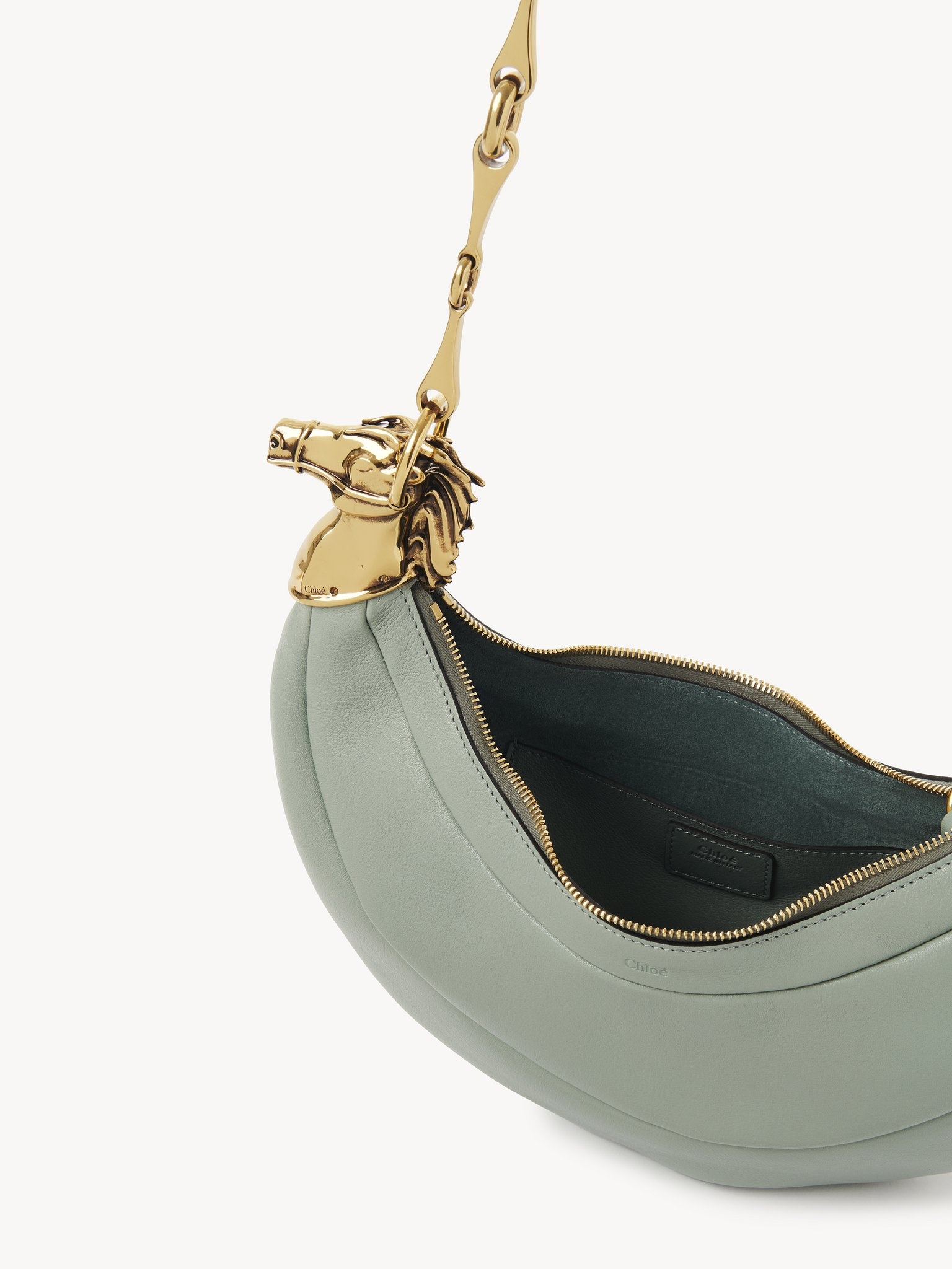 CHAIN HORSE SHOULDER BAG IN GRAINED LEATHER - 5