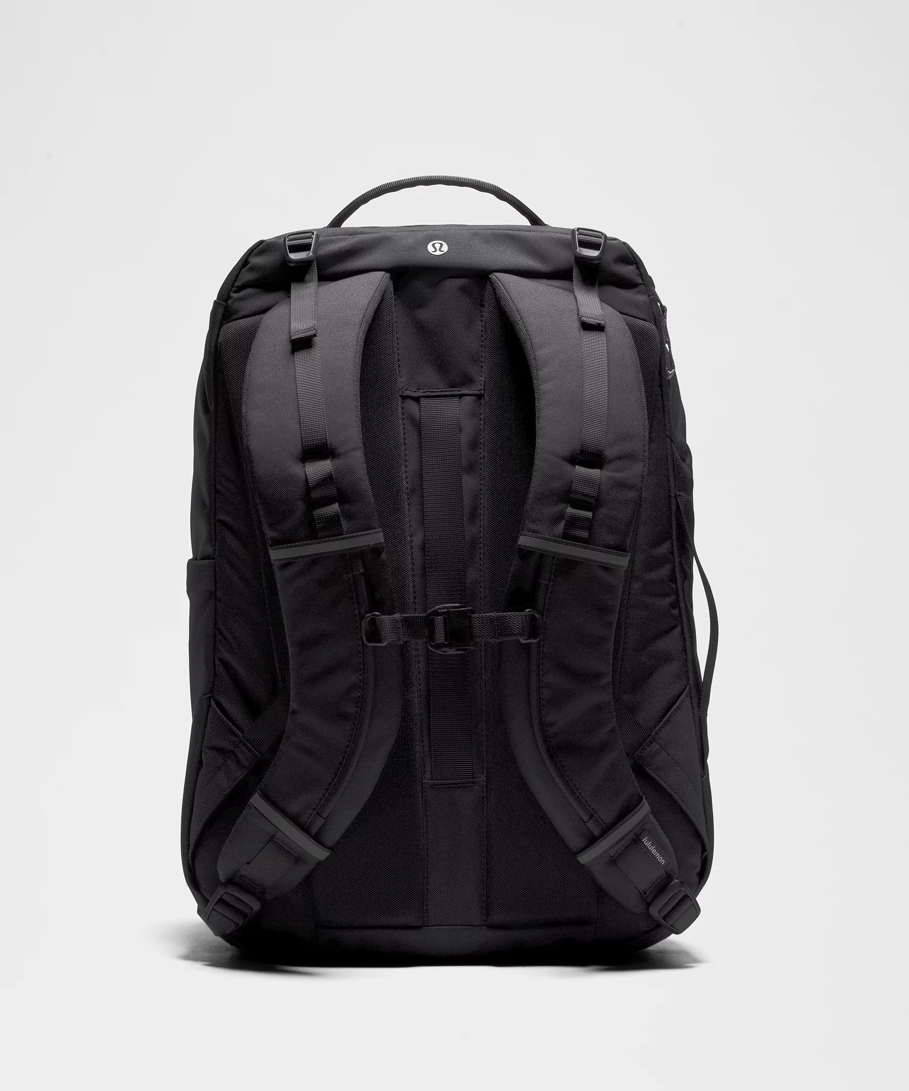 Triple-Zip Backpack 28L - 3