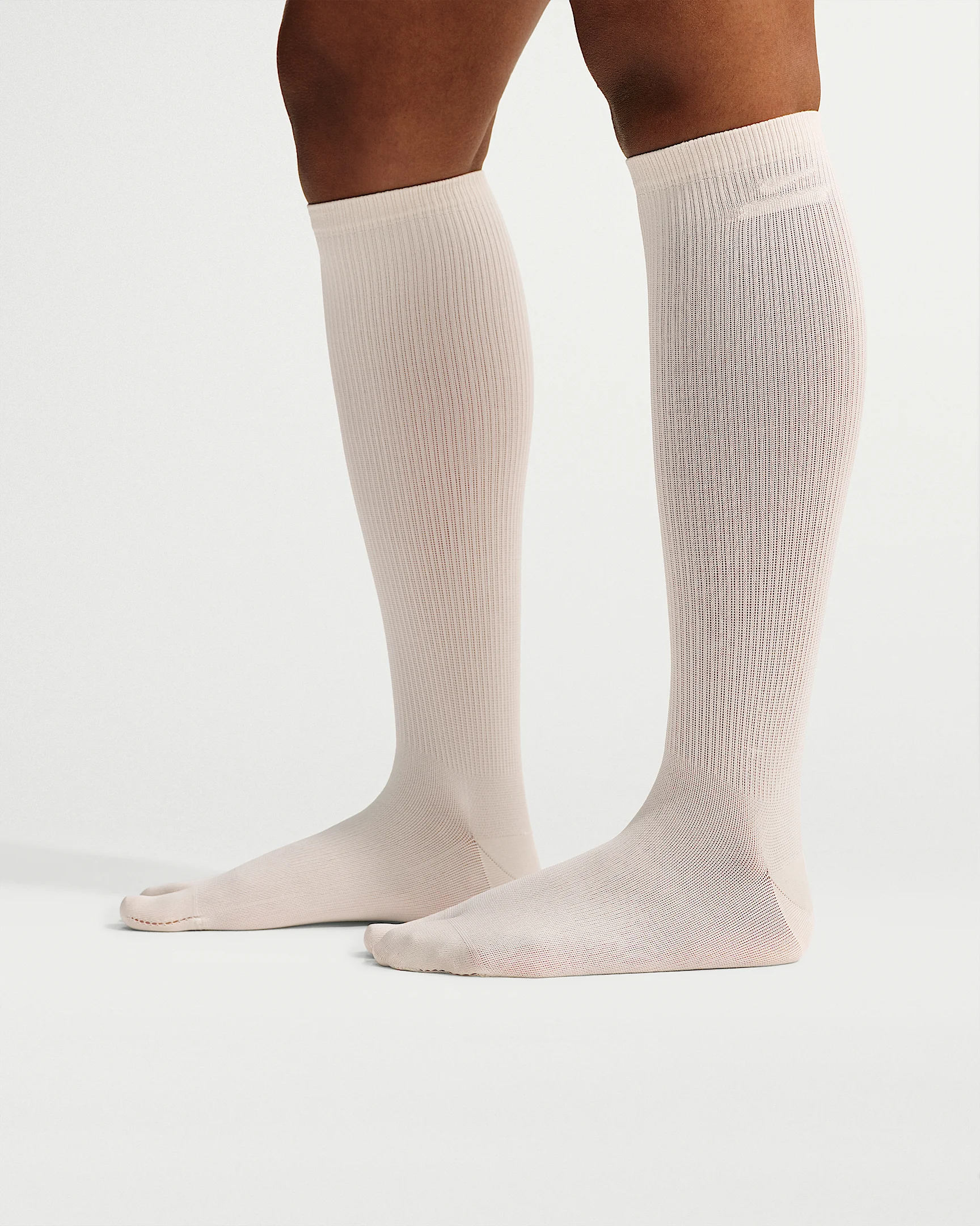 NikeSKIMS Rift Split-Toe Knee-High Socks (1 Pair) - 1