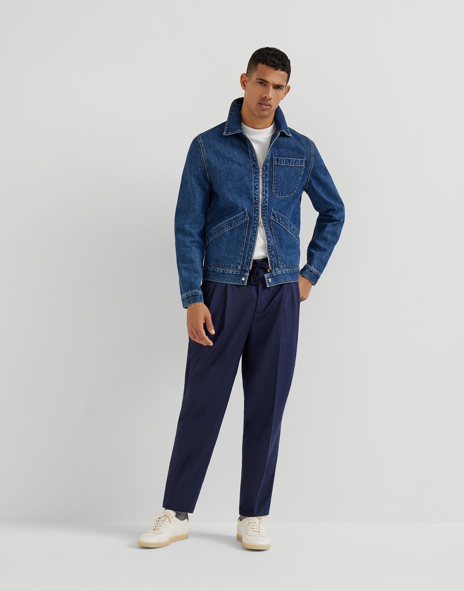 Virgin wool flannel leisure fit trousers with drawstring and double pleats - 4