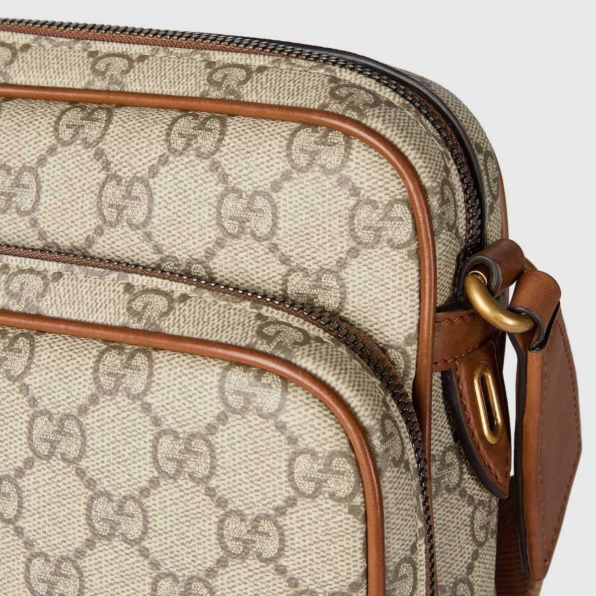 GG Emblem medium crossbody bag - 4