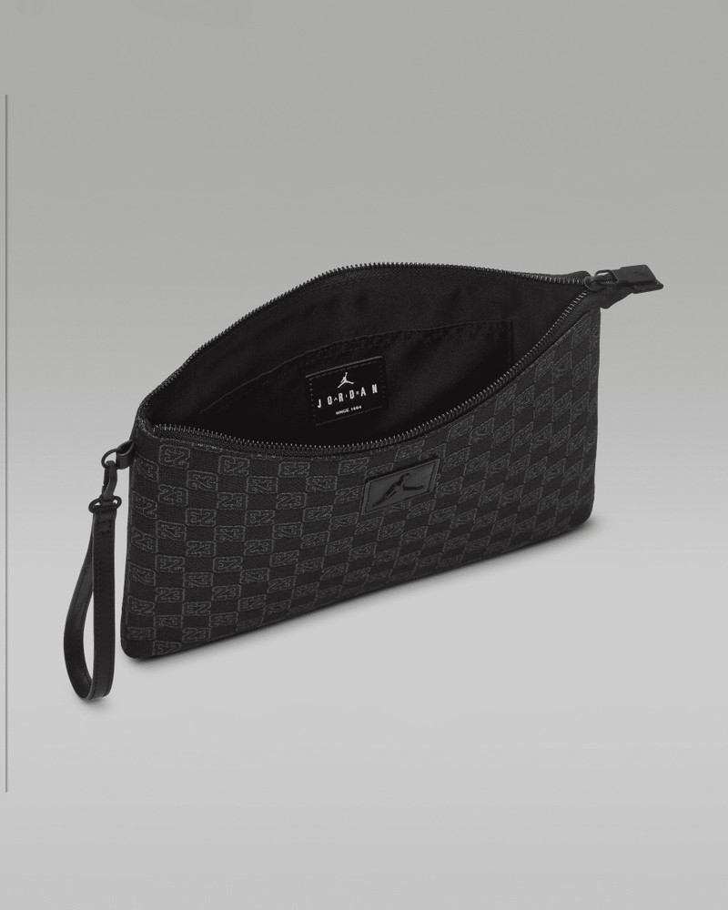 Jordan Monogram Pouch (0.69L) 4