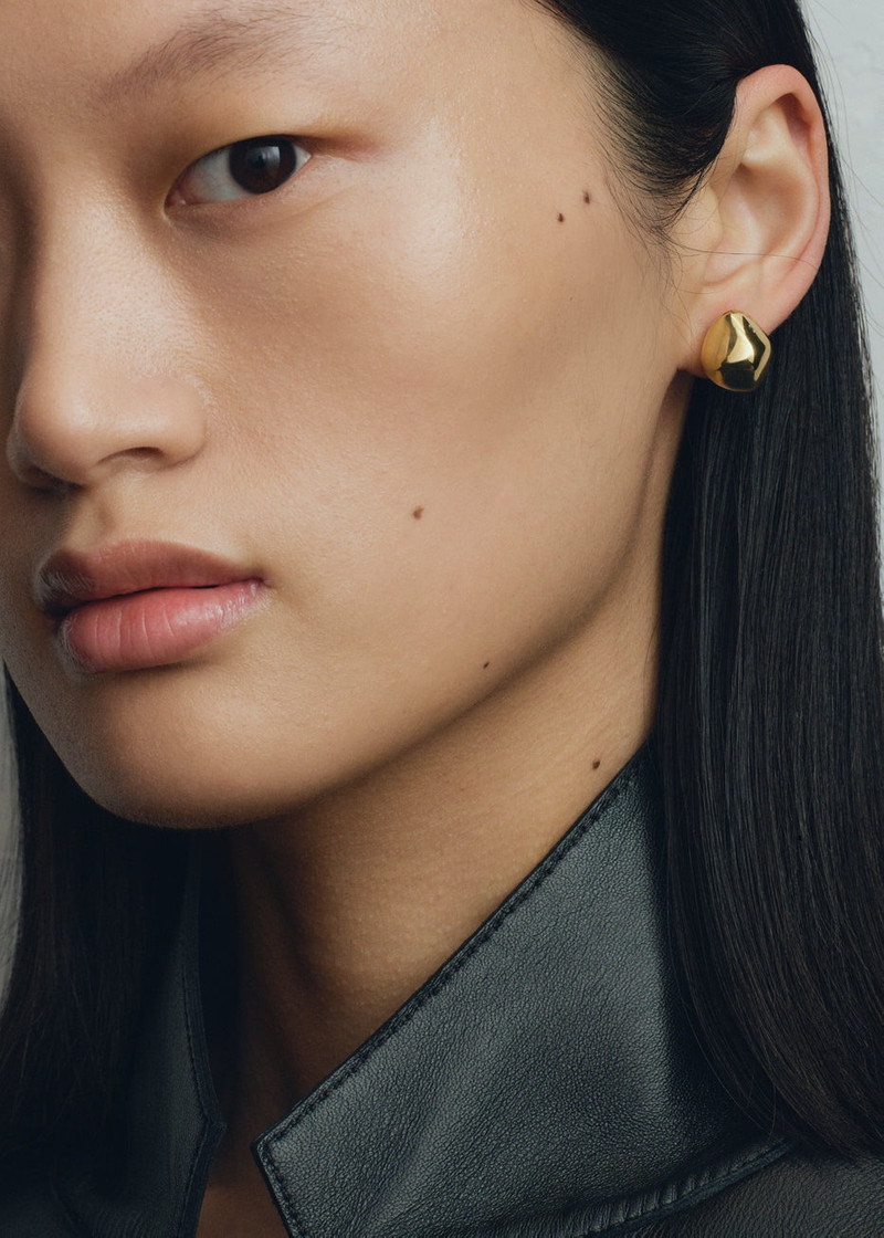 Totême Pebble studs gold outlook