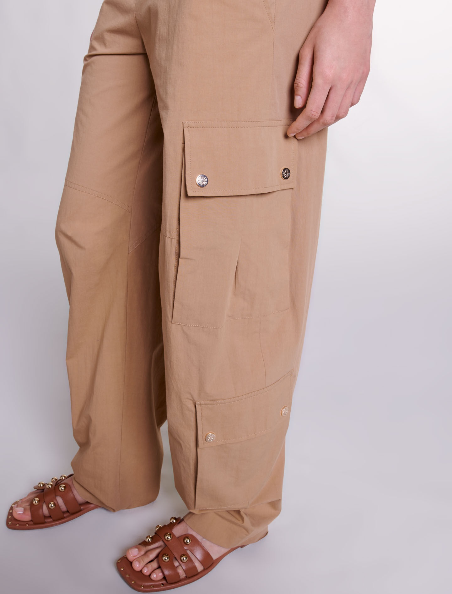 Cargo trousers with pockets - 3