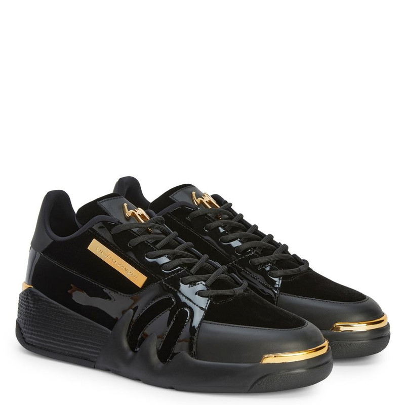 Giuseppe Zanotti Talon outlook