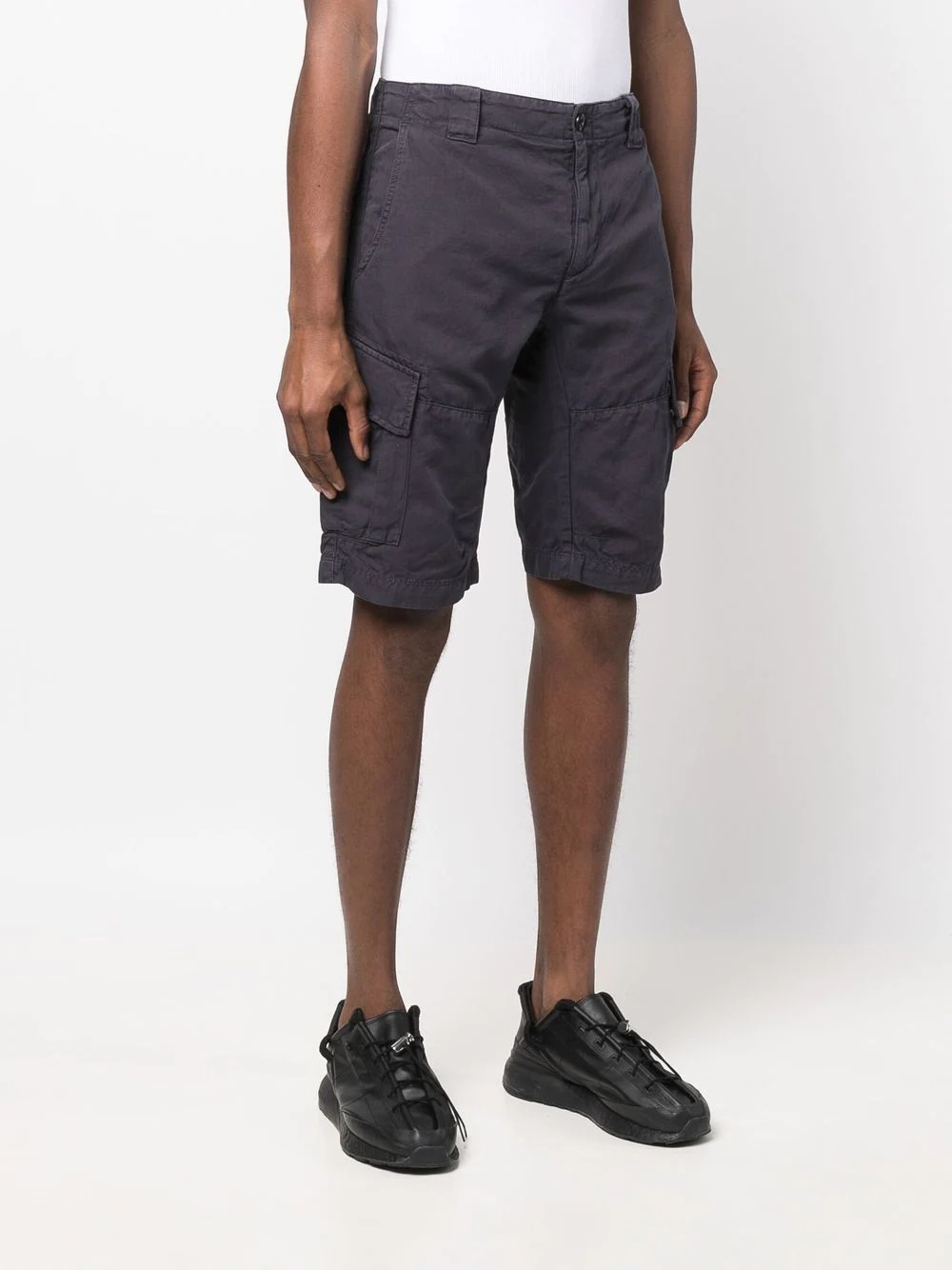 multi-pocket knee-length cargo shorts - 3