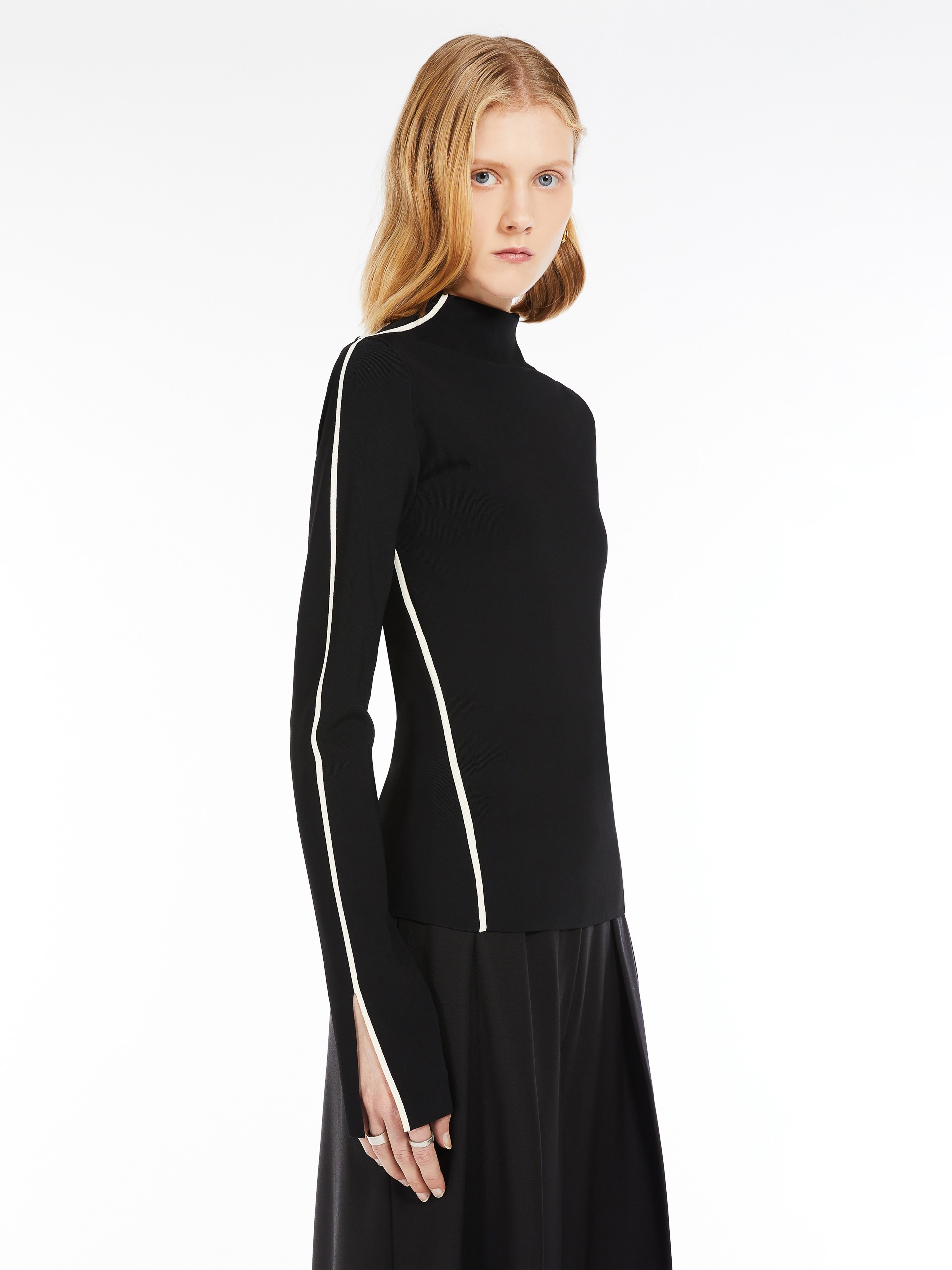 ADDA Fitted jumper with contrasting trims - 5