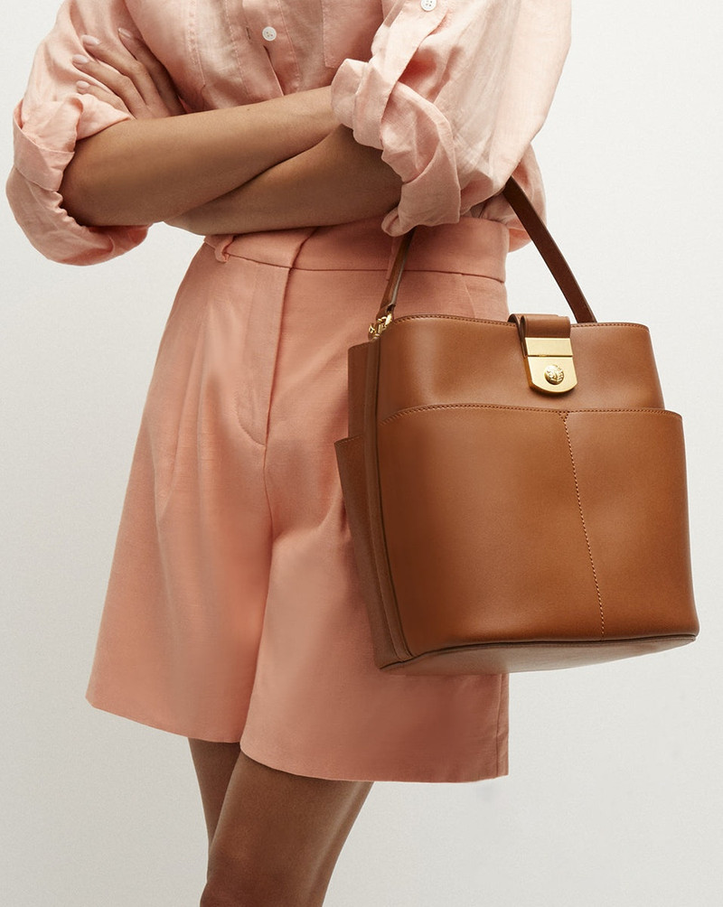 LARGE CREST LOCK BUCKET BAG 6