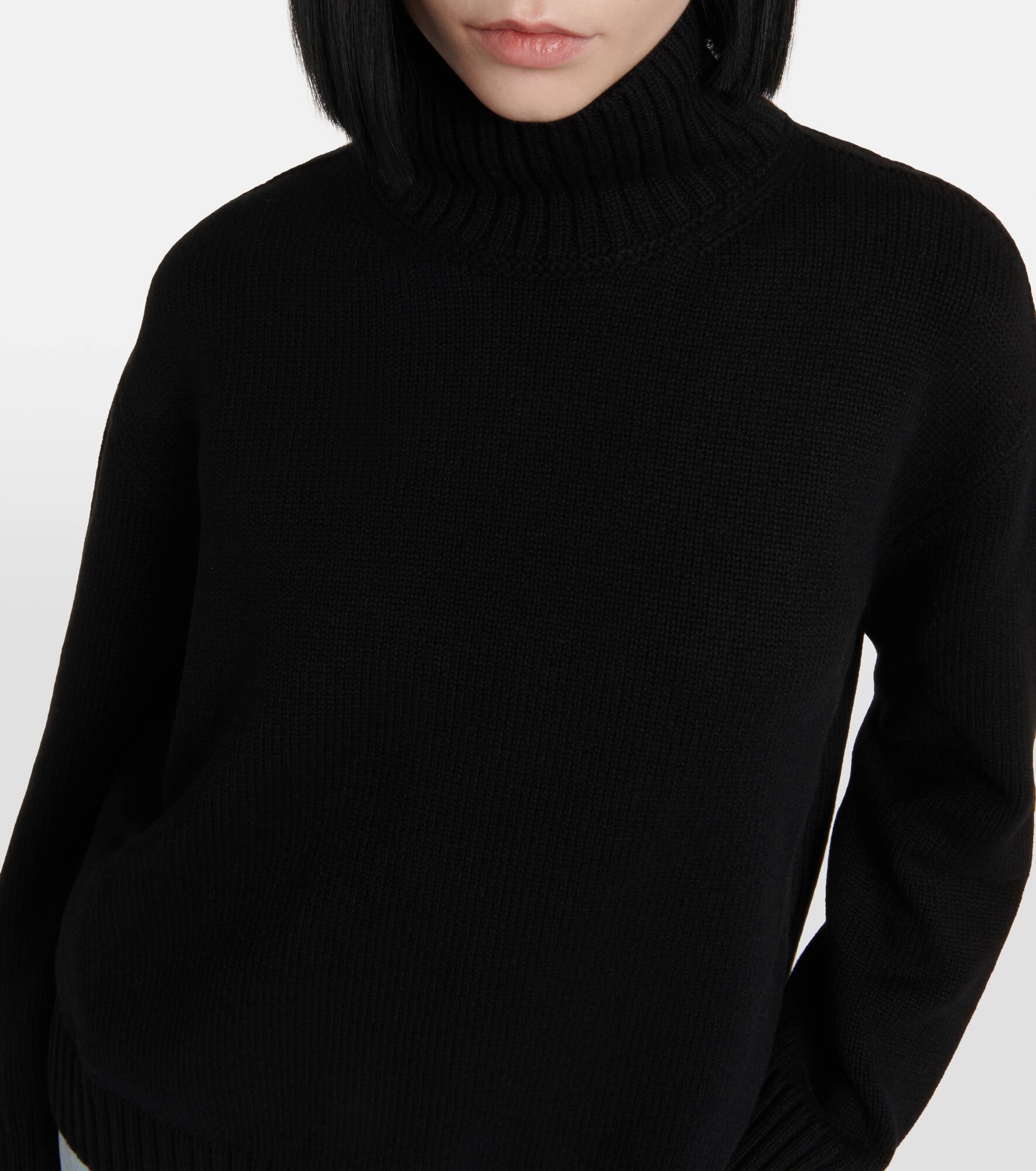 Cashmere turtleneck sweater - 4