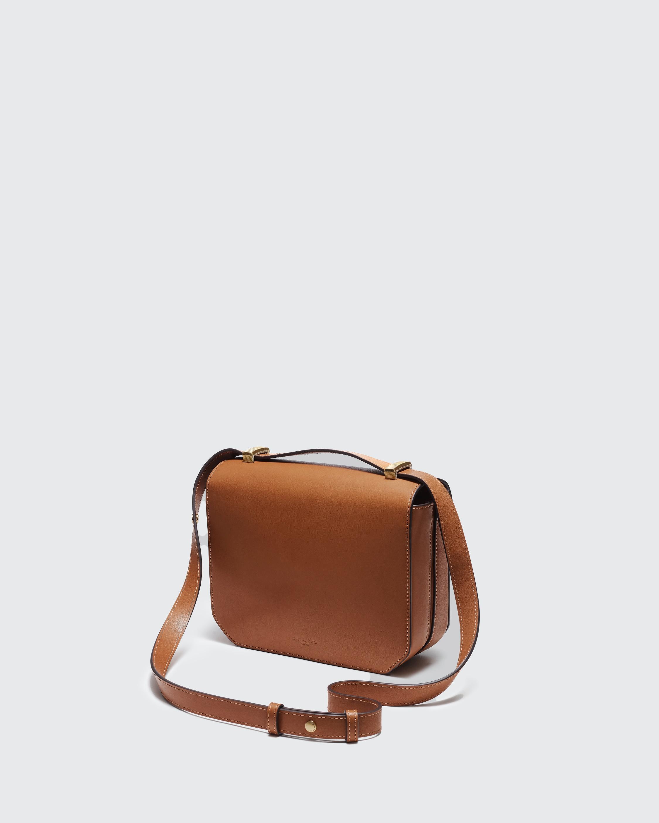 Max Crossbody - Leather
Medium Crossbody Bag - 4