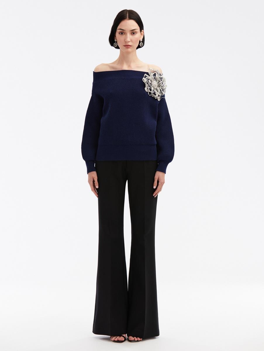 OFF SHOULDER FLORAL APPLIQUÉ PULLOVER - 2