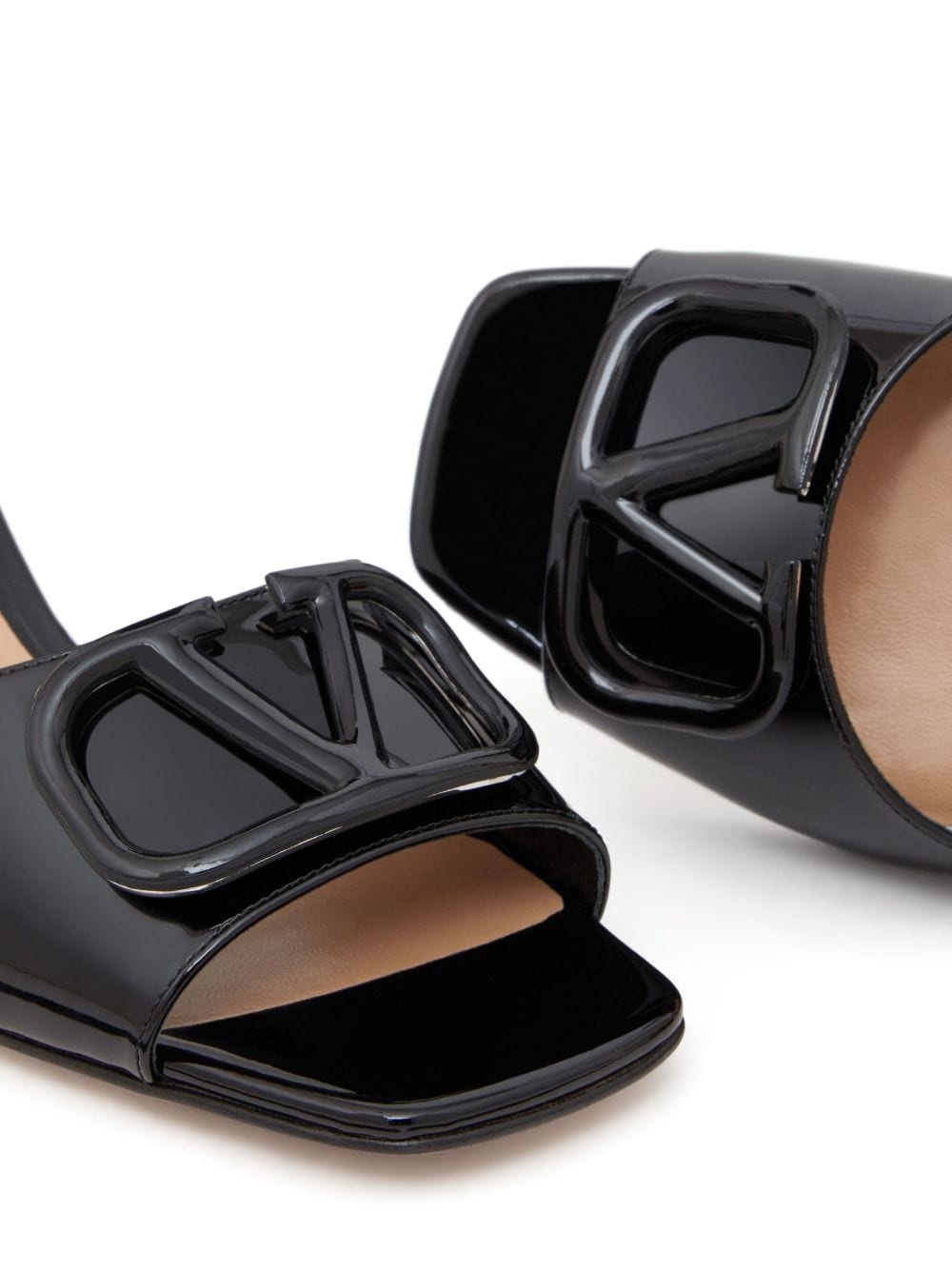 VLogo Signature high-shine leather sandals - 5