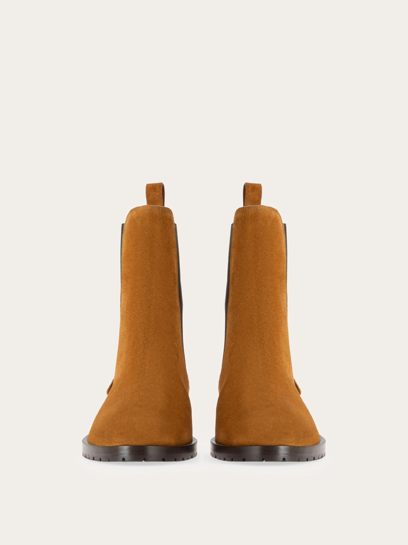 FERRAGAMO Chelsea boot outlook
