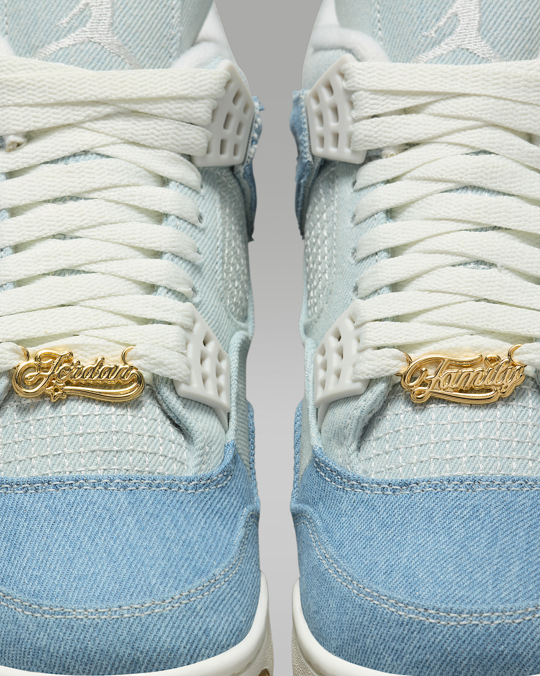 Air Jordan 4 Retro Women's Shoe - 9