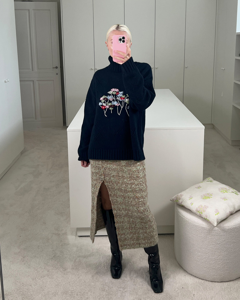 BERNADETTE Pull Sharon outlook