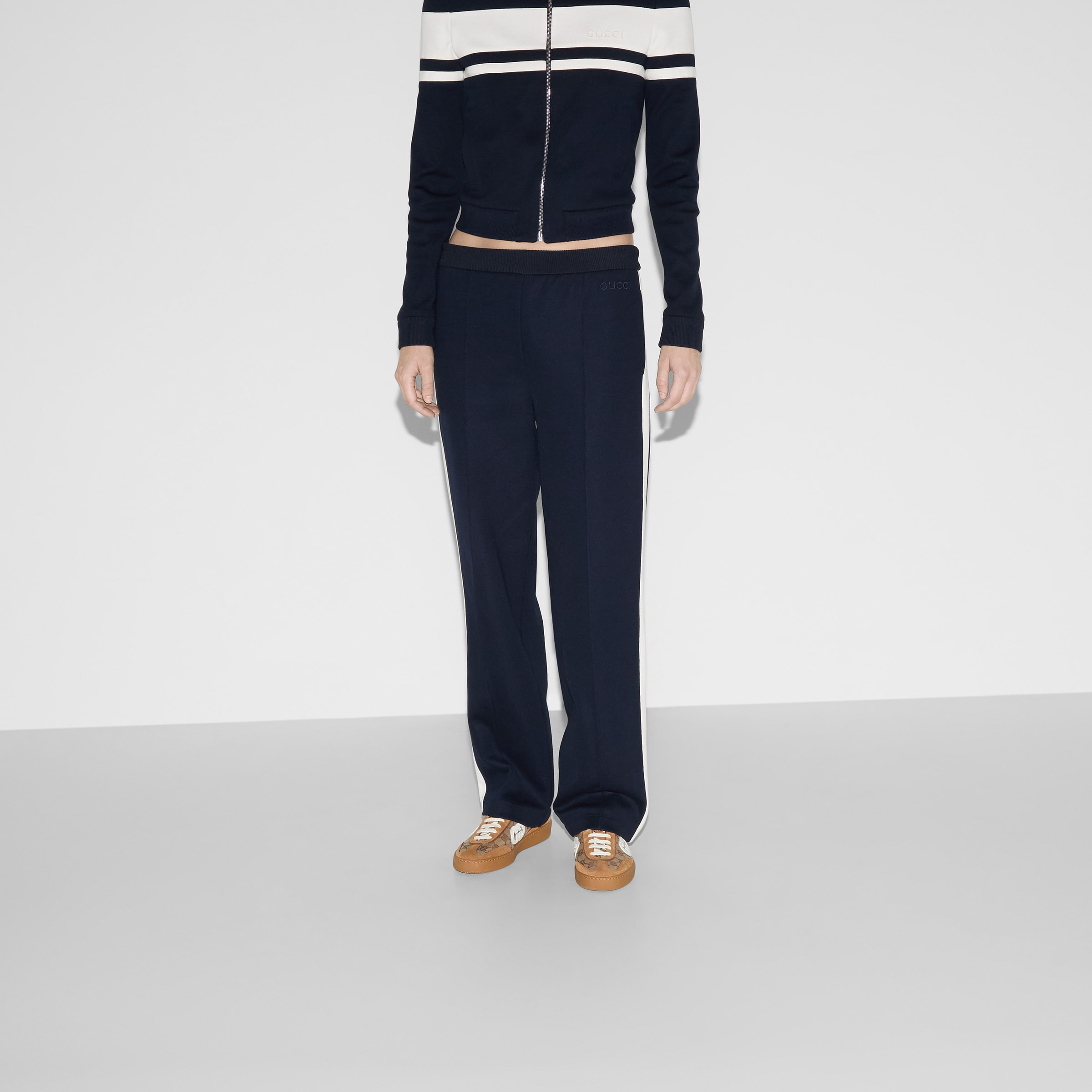 Cotton jersey pants with embroidery - 3