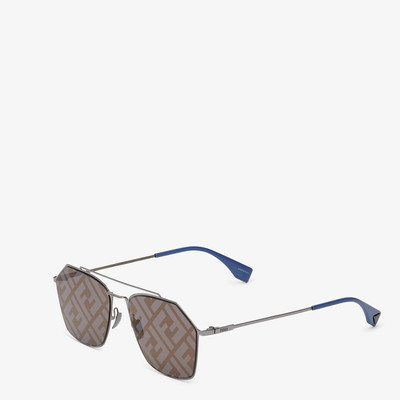 FENDI Gray sunglasses outlook