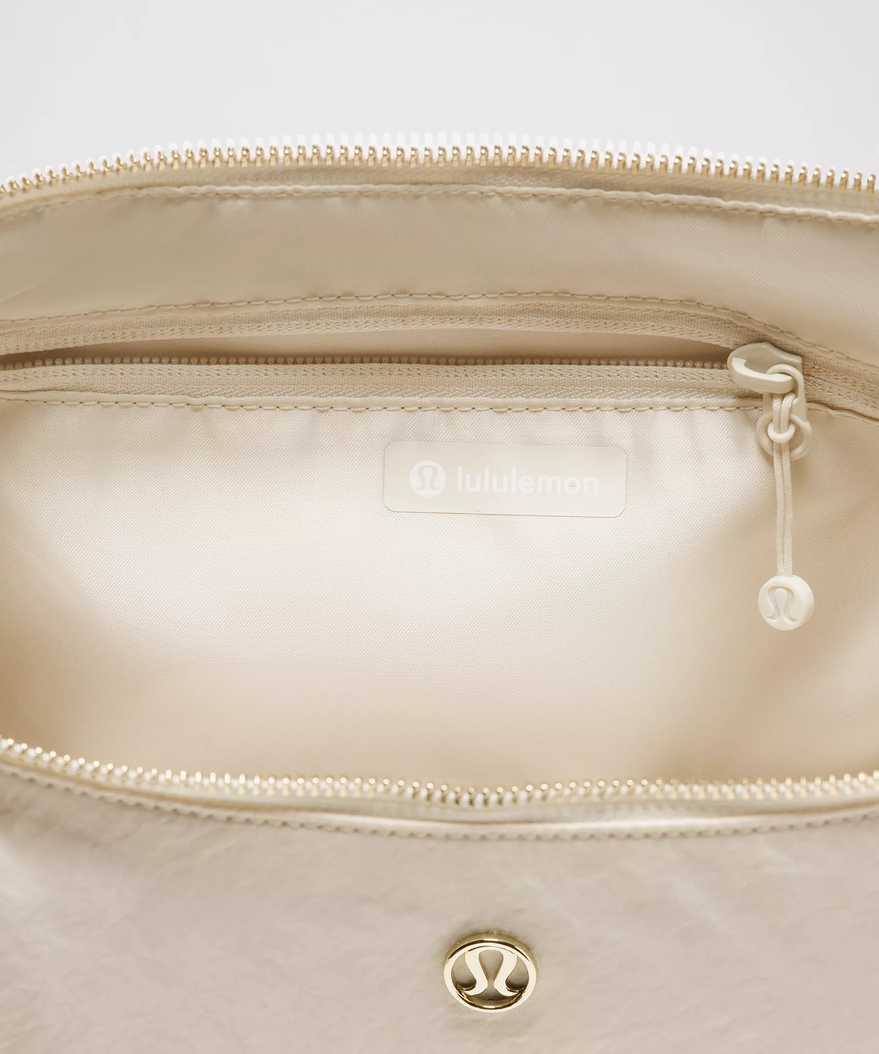 Slouchy Sling Bag 6L *Metal Hardware - 5