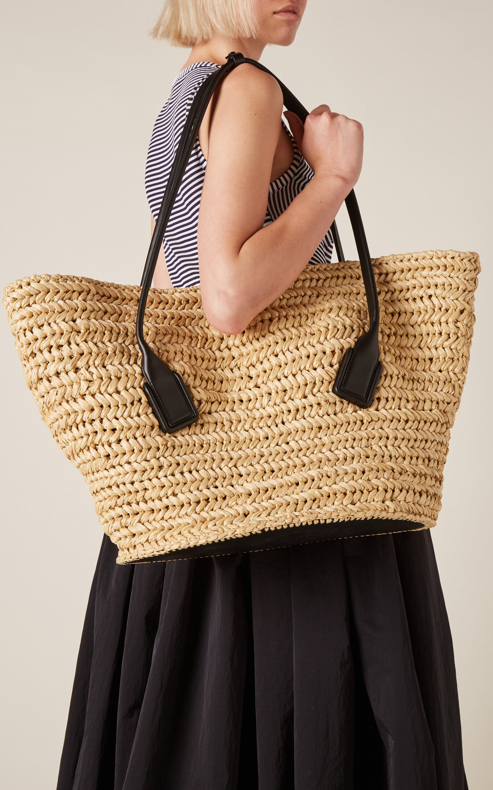 Medium Arco Crochet Raffia Tote Bag black - 3