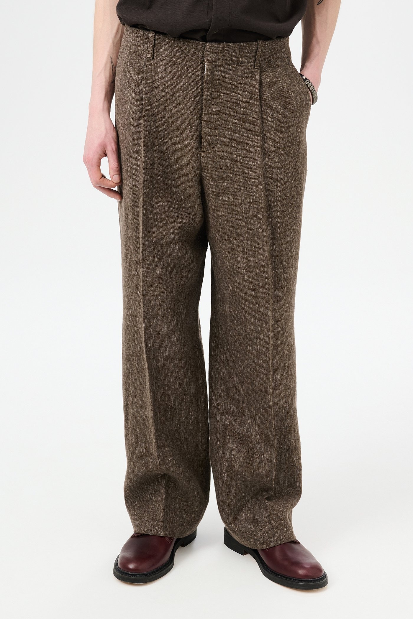 Borrowed Chino Tobacco Delave Linen - 3
