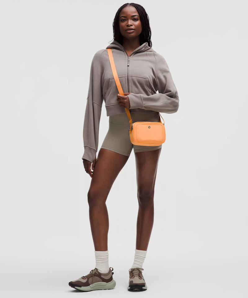 lululemon Crossbody Camera Bag 2L outlook