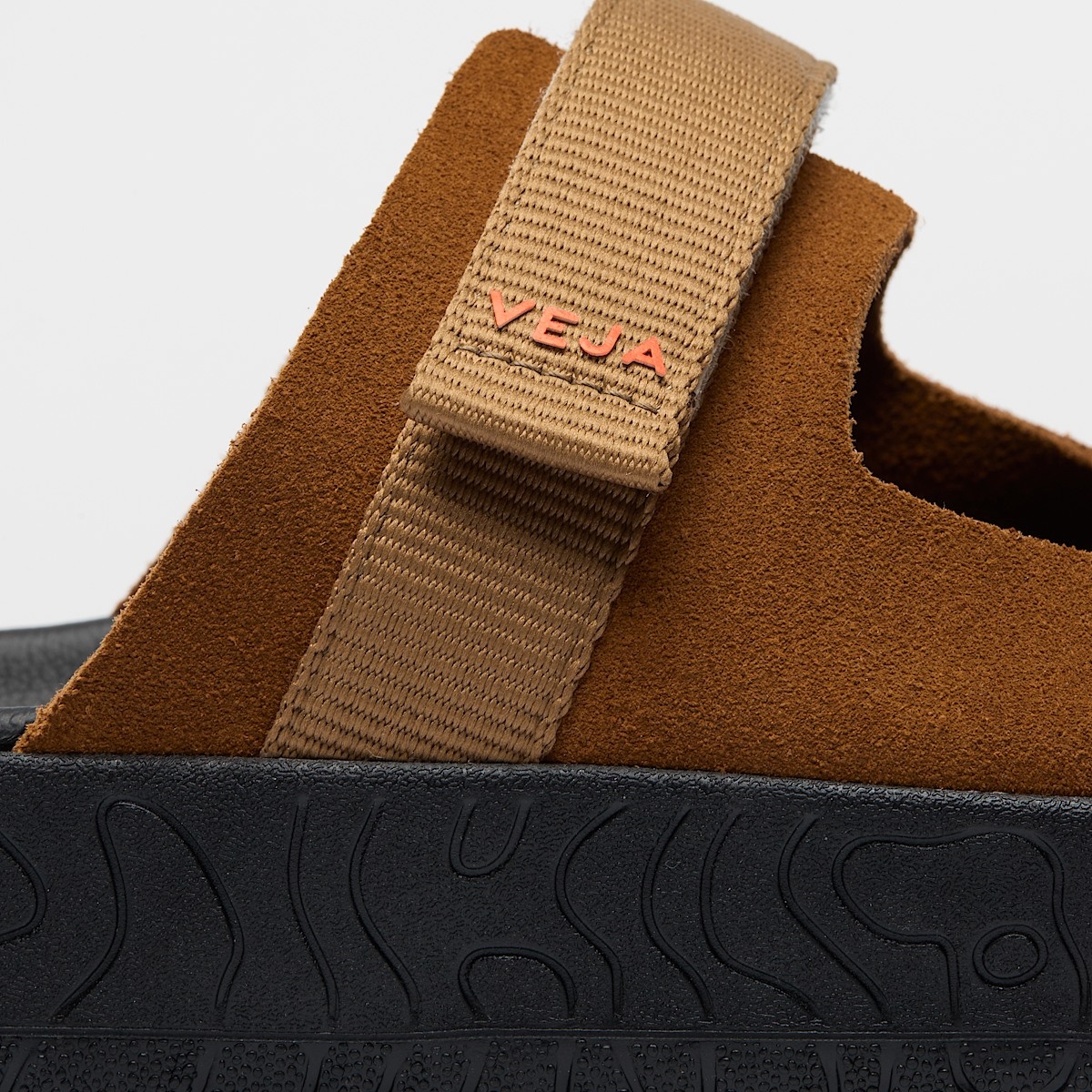 VEJA X HOMECORE SUEDE COGNAC TENT BLACK - 3