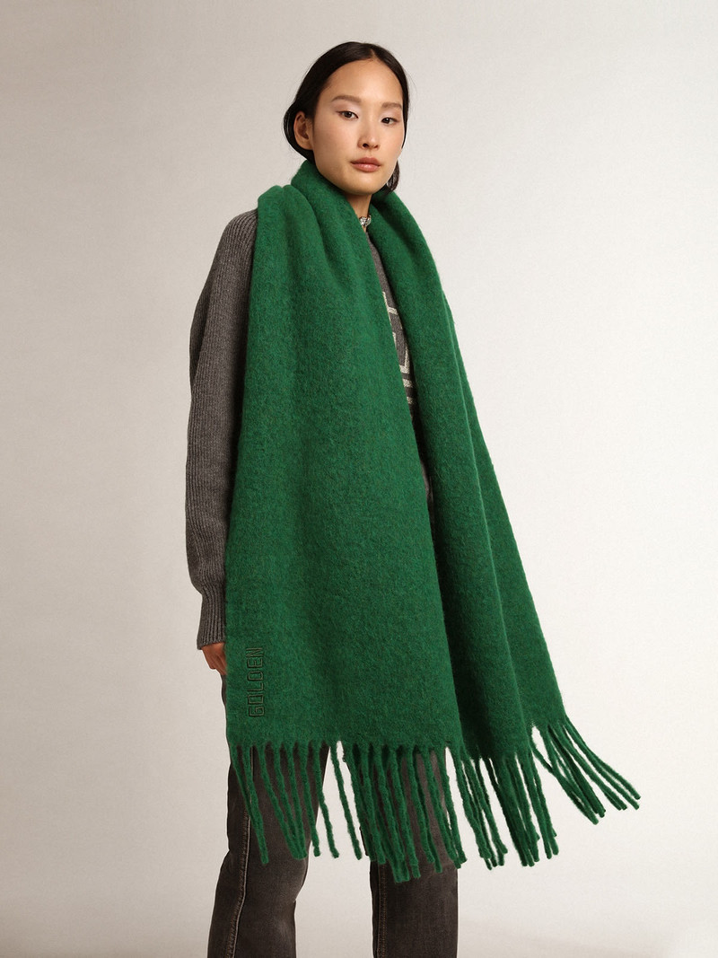 Dark green wool scarf with fringe and ‘Golden’ lettering 3