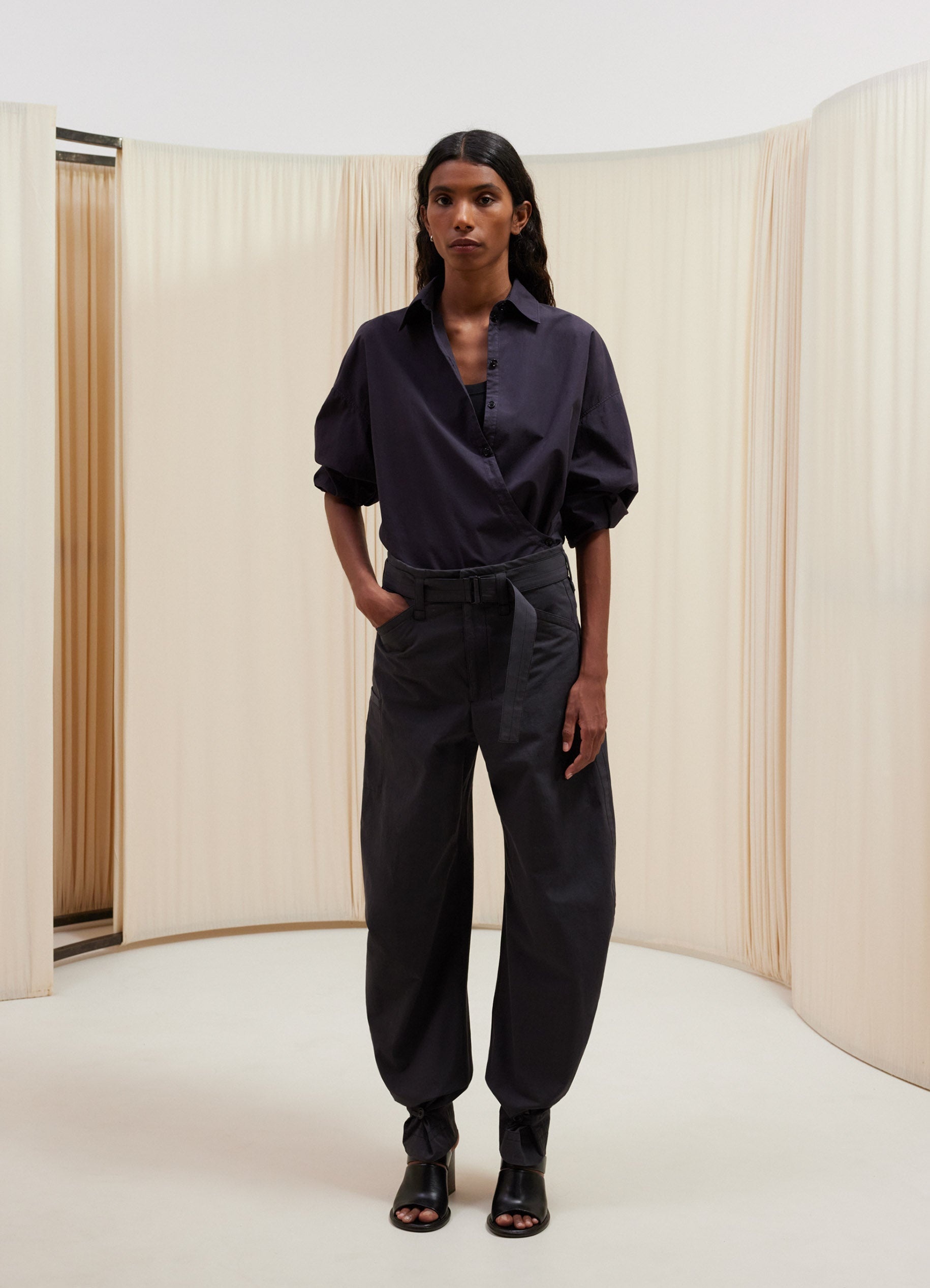 Lemaire BELTED TAPERED PANTS | REVERSIBLE