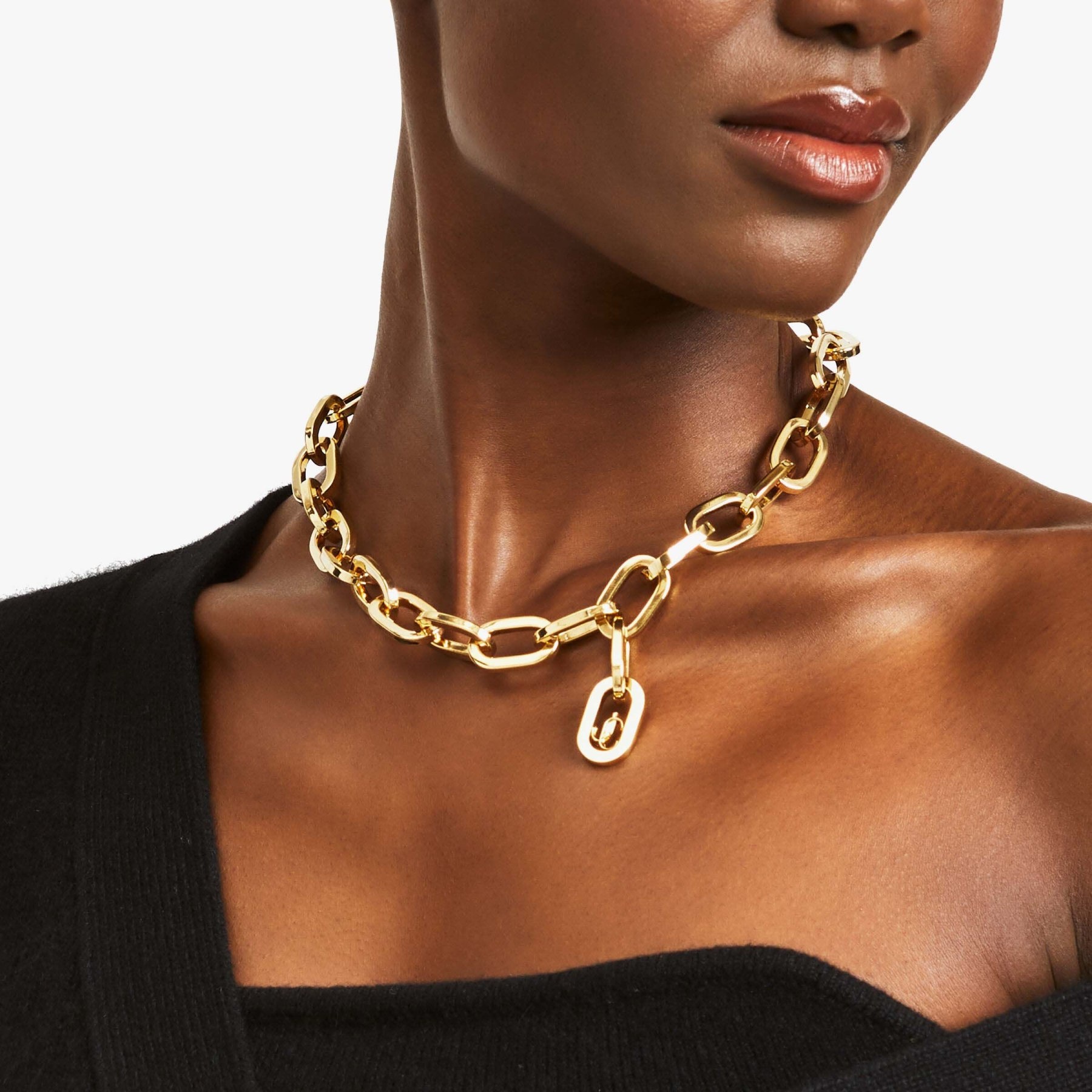 JC Chain Necklace
Gold-Finish Metal JC Chain Necklace - 2
